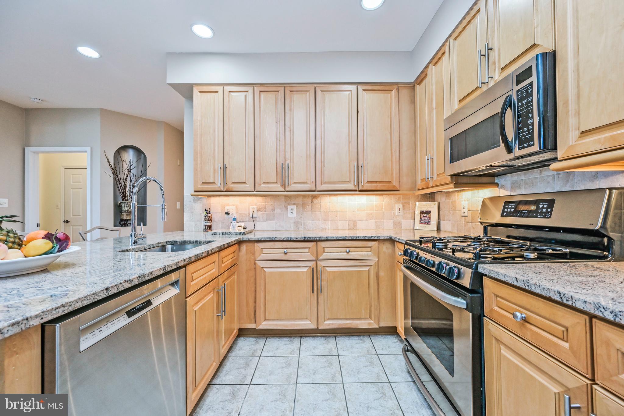 PROVIDENCE SQUARE - Residential