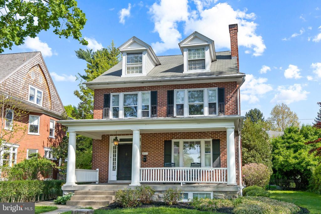 Photo of 1037 WHEATLAND AVE, LANCASTER, PA 17603 (MLS # PALA2033408)