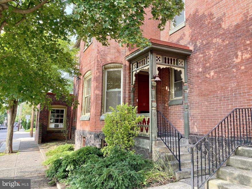 Bright, inviting 1st floor apartment in Victorian building in downtown Pottstown. Lots of character. High ceilings. Wood floors. Spacious Living Room features a walk-in Bay window and decorative ornamental fireplace. No pets. No smoking. Landlord pays heat, hot water, water, sewer and trash. Coin-operated laundry on site. Close to stores, new restaurants, community college, new brew pubs, and the Schuylkill River Trail. Good credit and references are necessary. Property also know as 32 N. Evans Street. Property is owned by a licensed Real Estate Broker.
