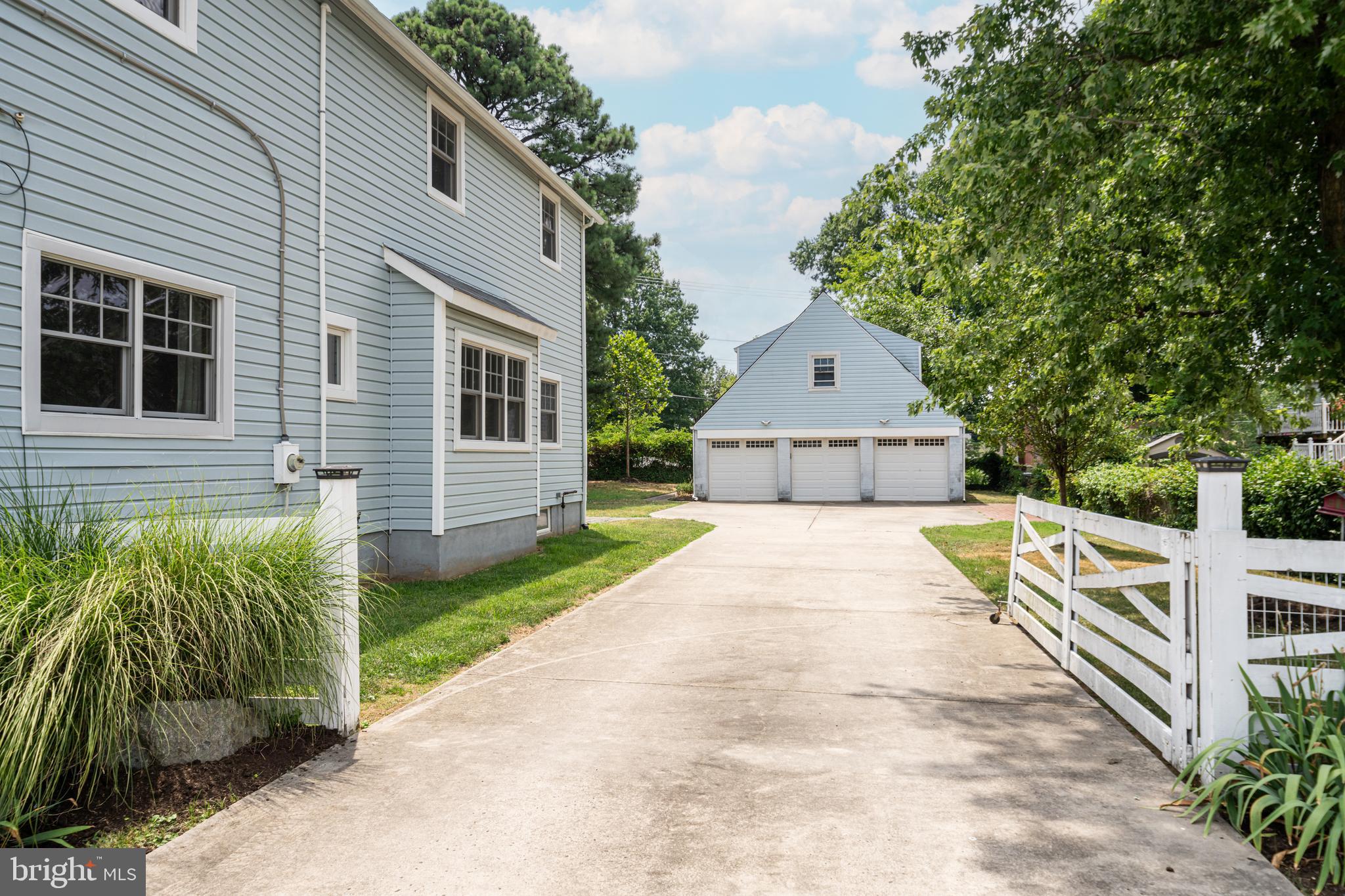DOUGLAS PARK - Residential