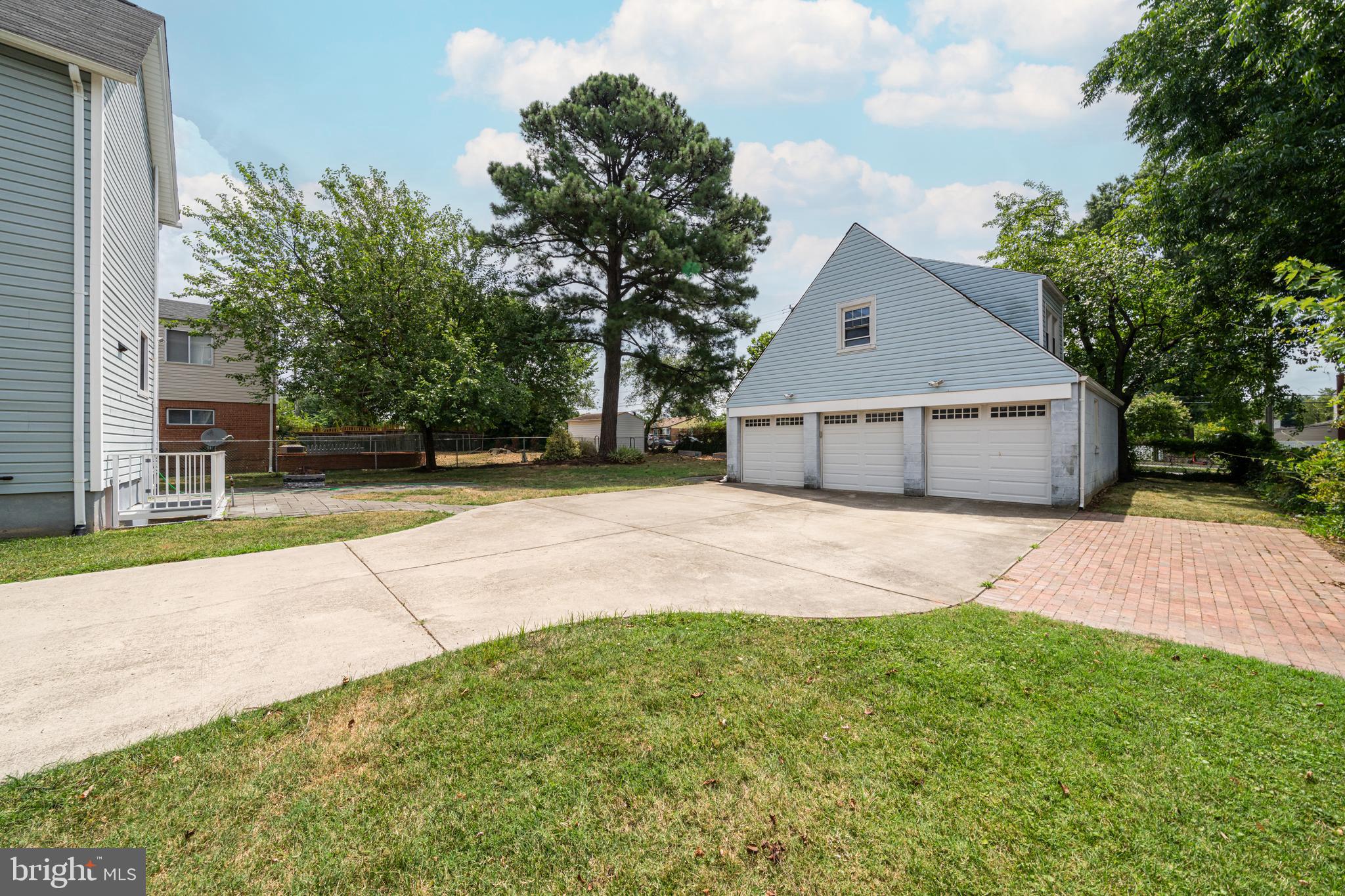 DOUGLAS PARK - Residential