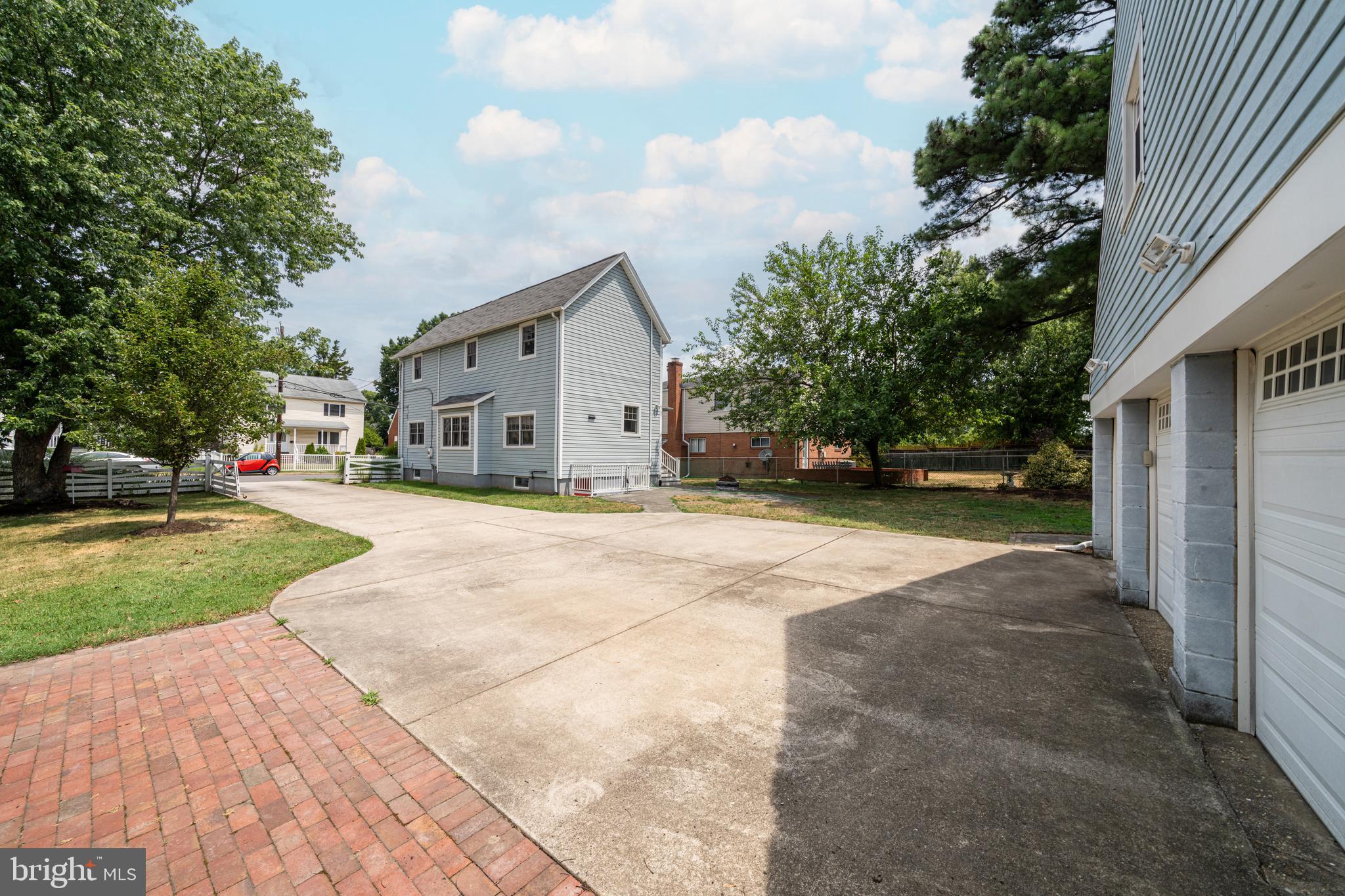 DOUGLAS PARK - Residential