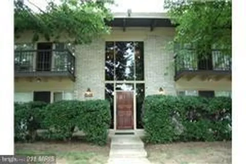 4955 Americana Drive Unit F-104, Annandale, VA MLS: VAFX2234114