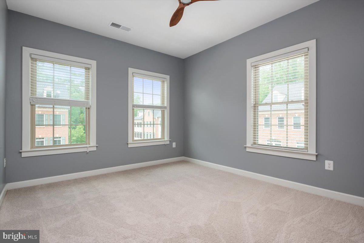 HAWTHORNES GRANT AT BRO - Residential