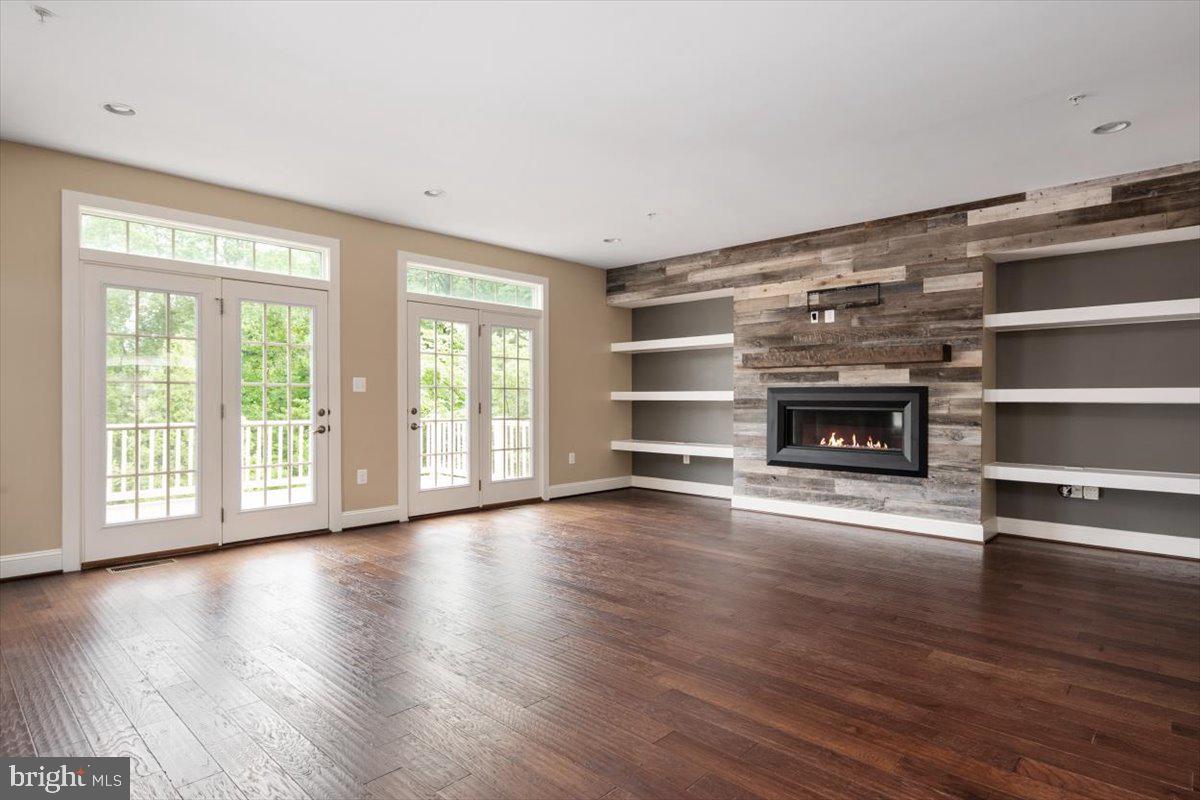 HAWTHORNES GRANT AT BRO - Residential