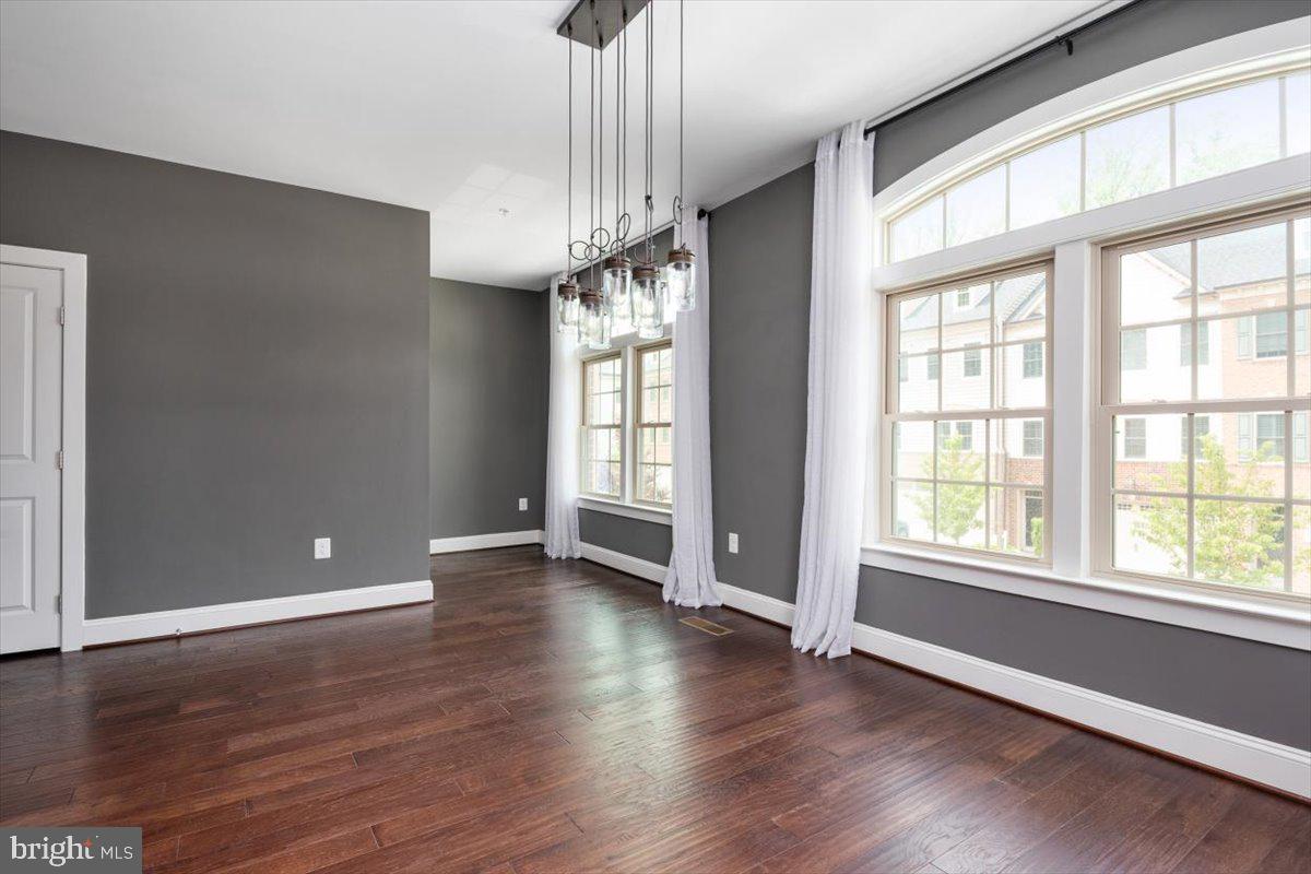 HAWTHORNES GRANT AT BRO - Residential