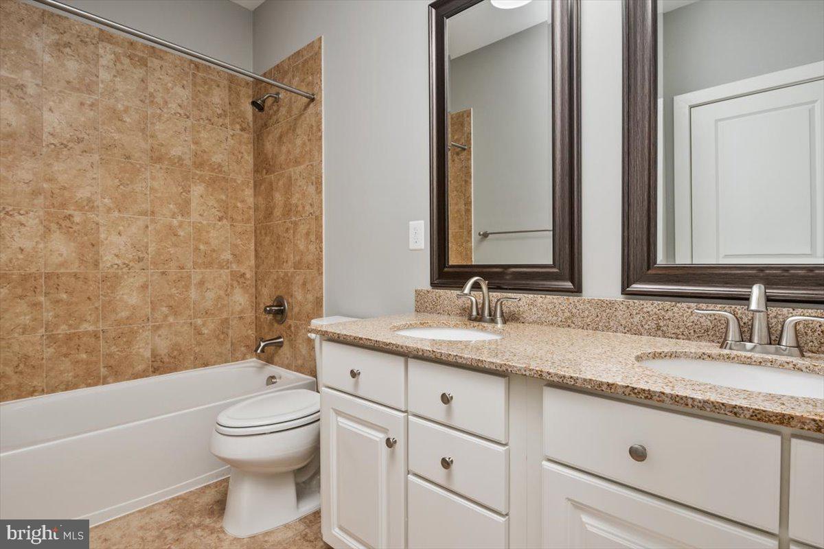 HAWTHORNES GRANT AT BRO - Residential