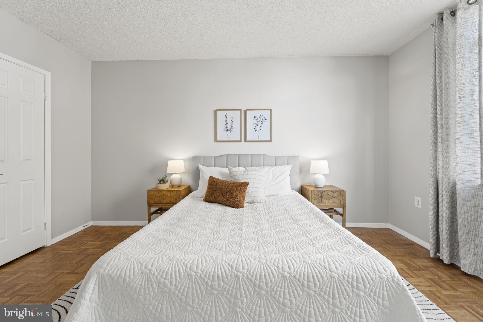 FAIRMONT PLAZA - Residential