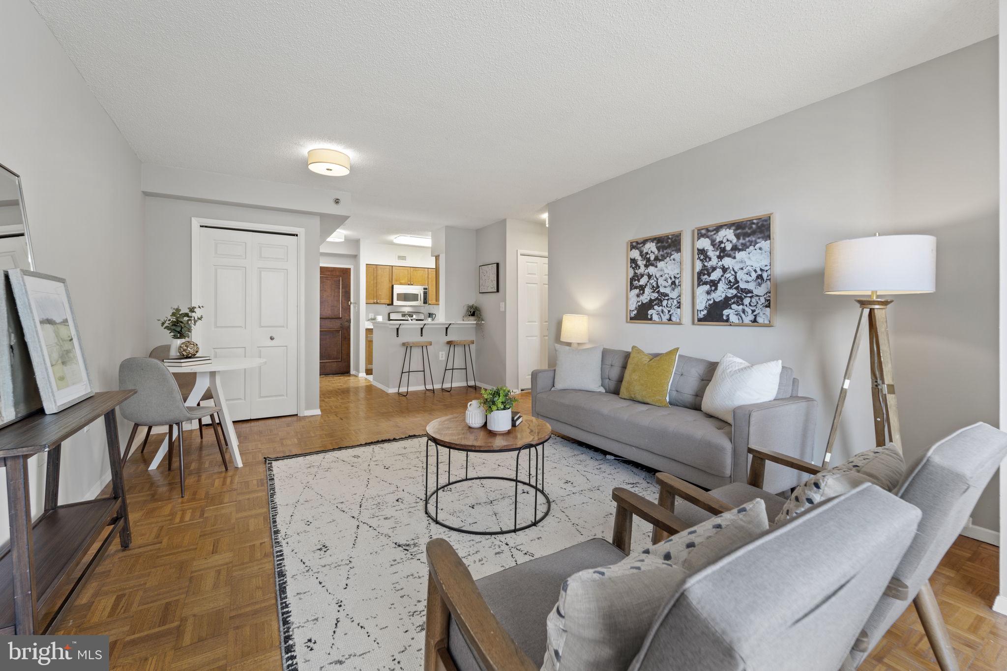 FAIRMONT PLAZA - Residential