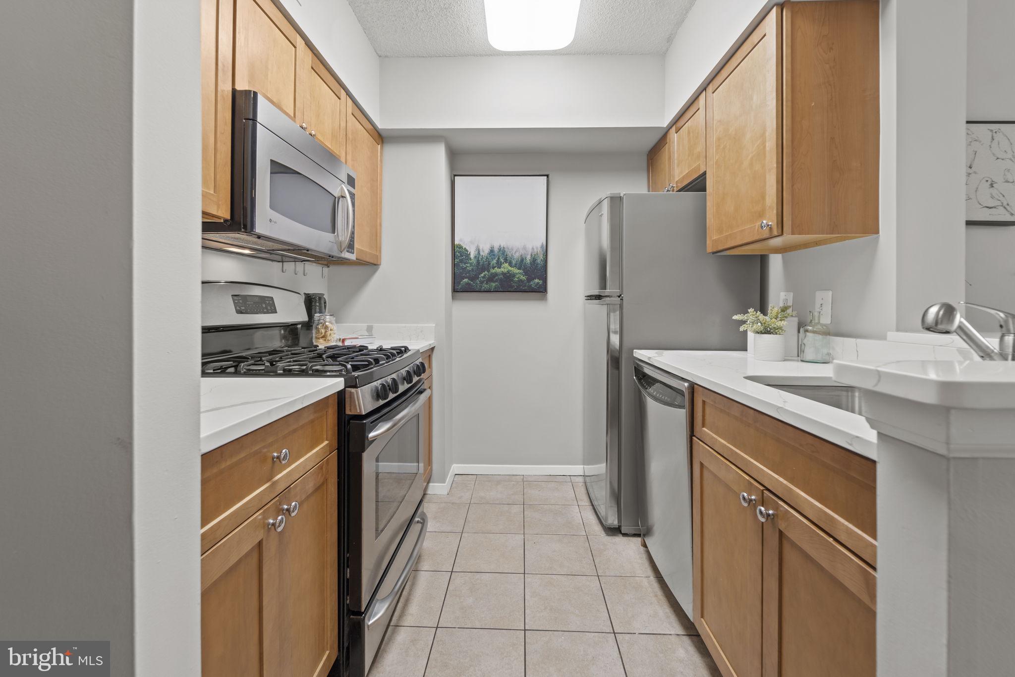 FAIRMONT PLAZA - Residential