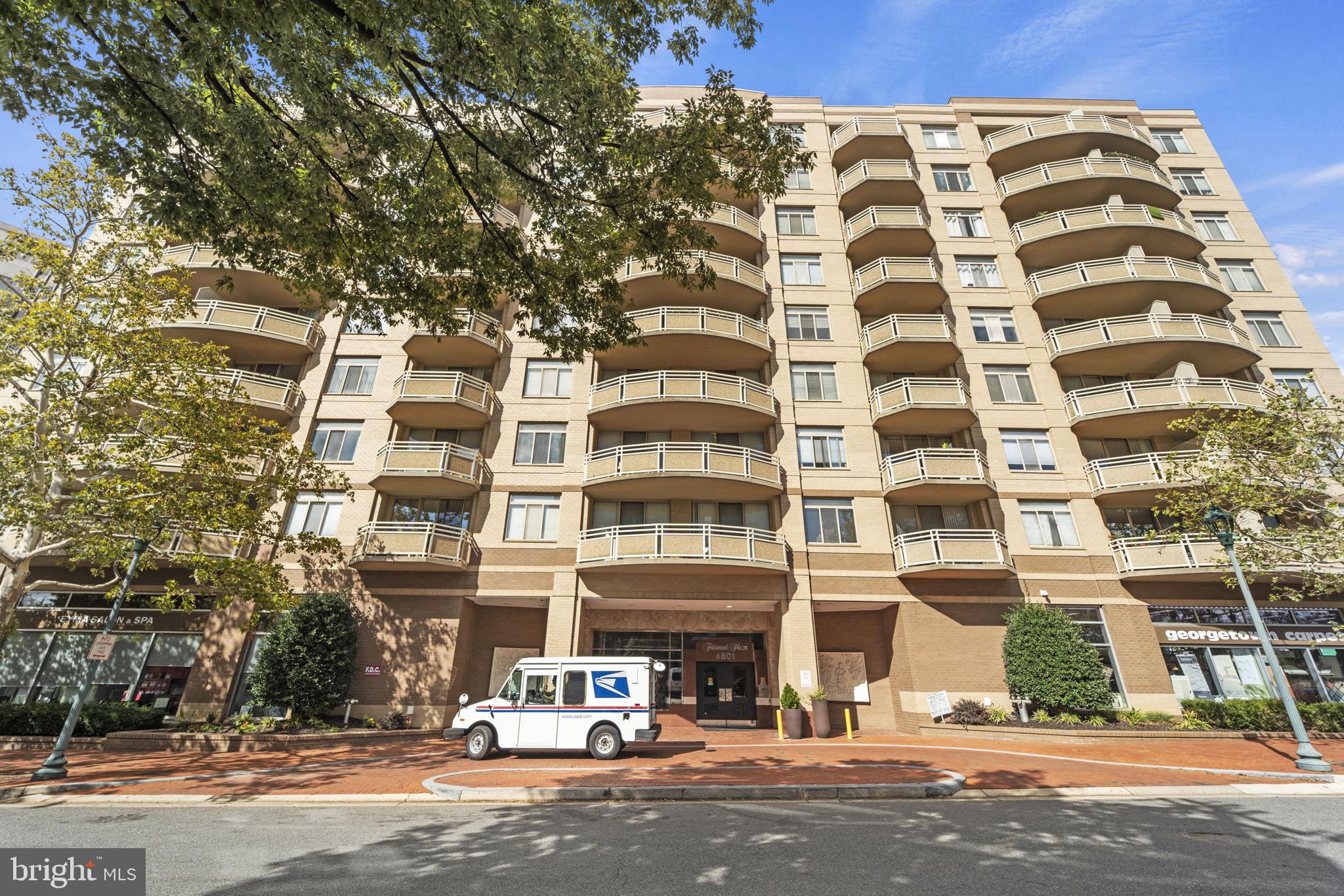 FAIRMONT PLAZA - Residential