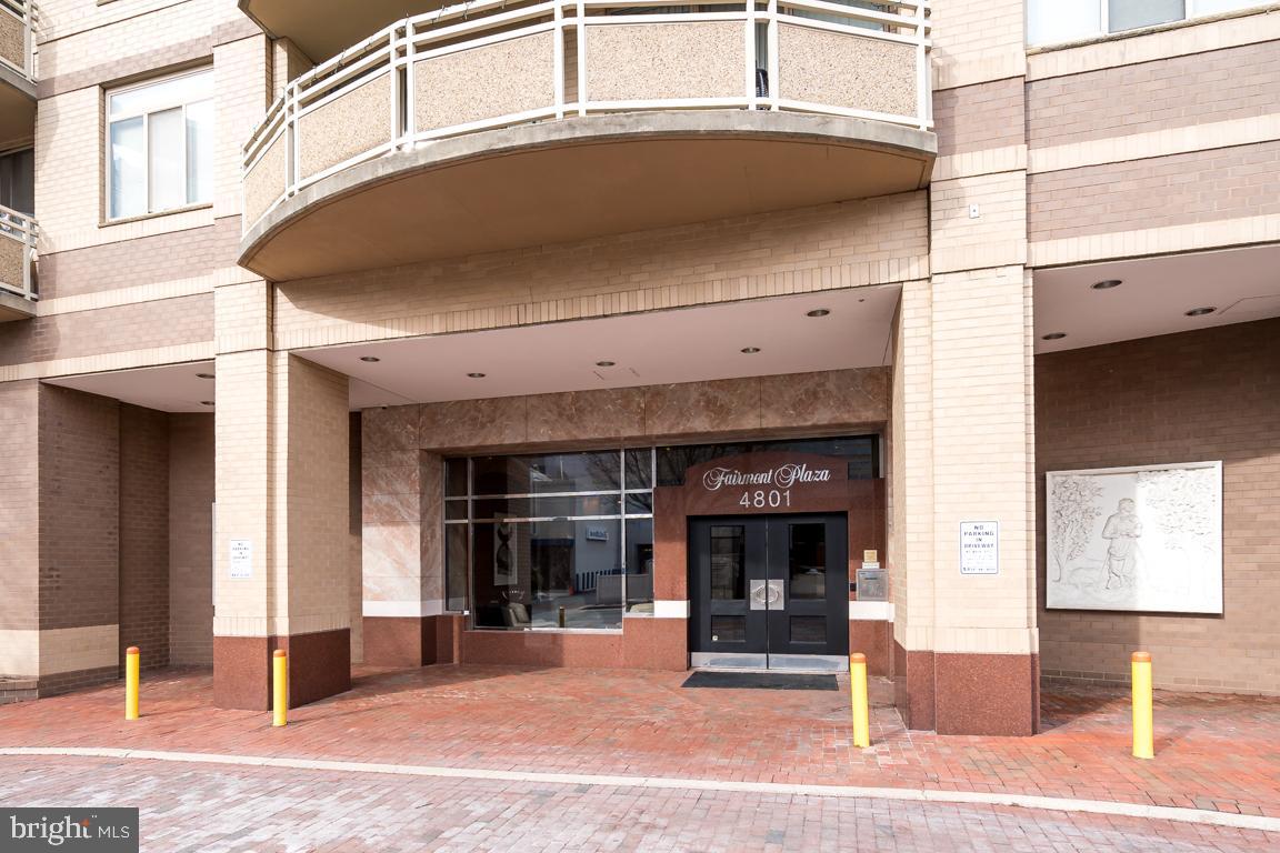 FAIRMONT PLAZA - Residential