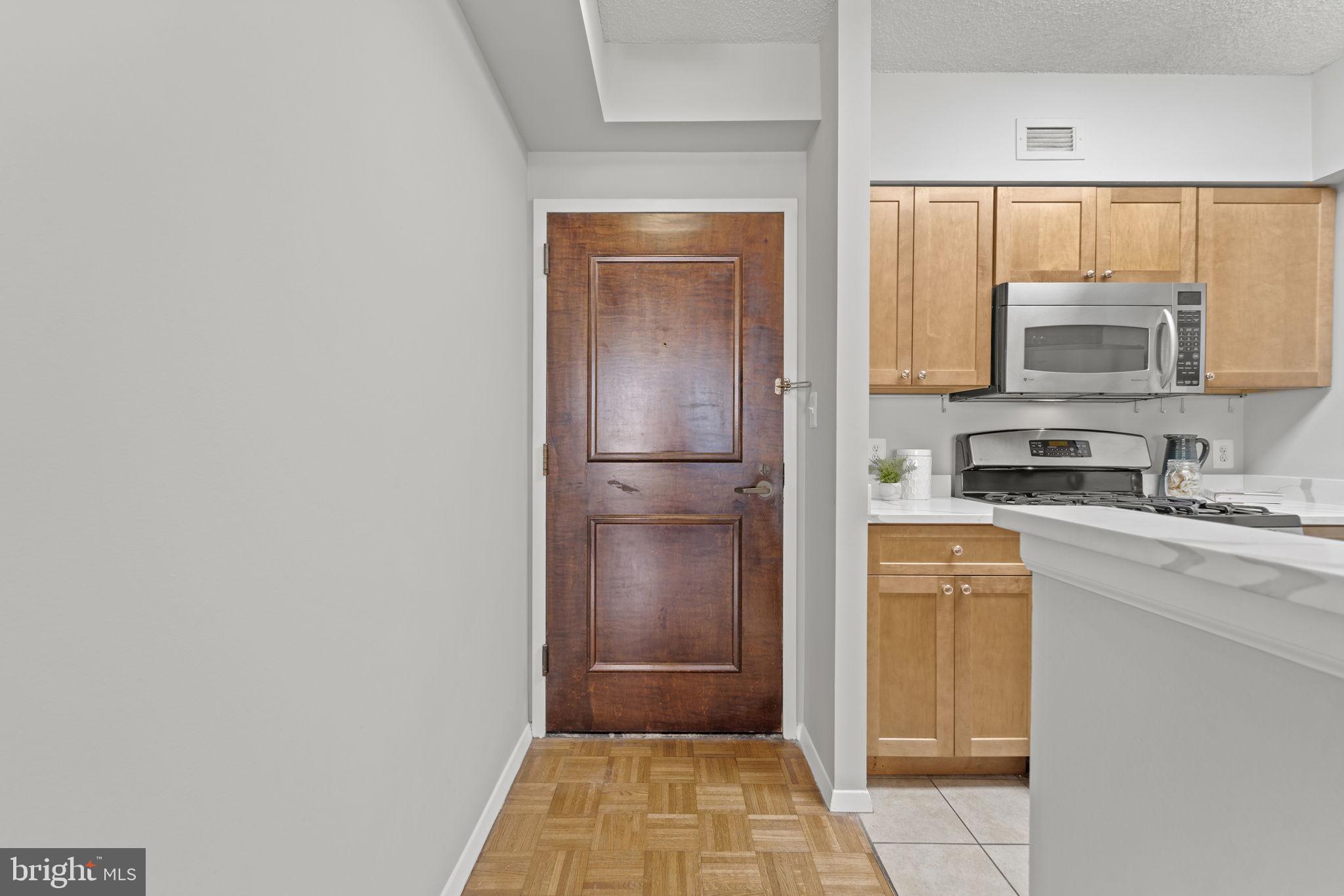 FAIRMONT PLAZA - Residential