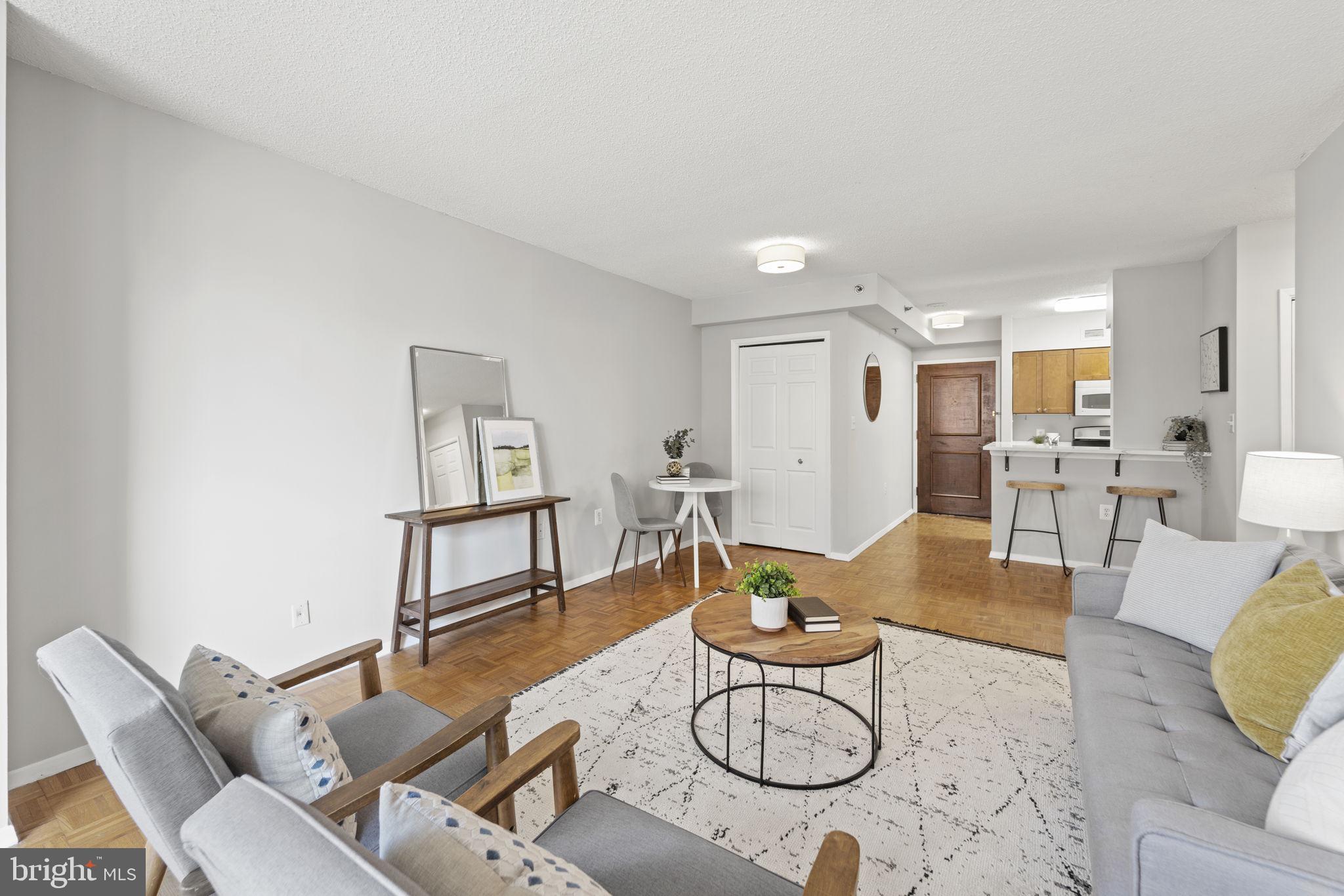 FAIRMONT PLAZA - Residential