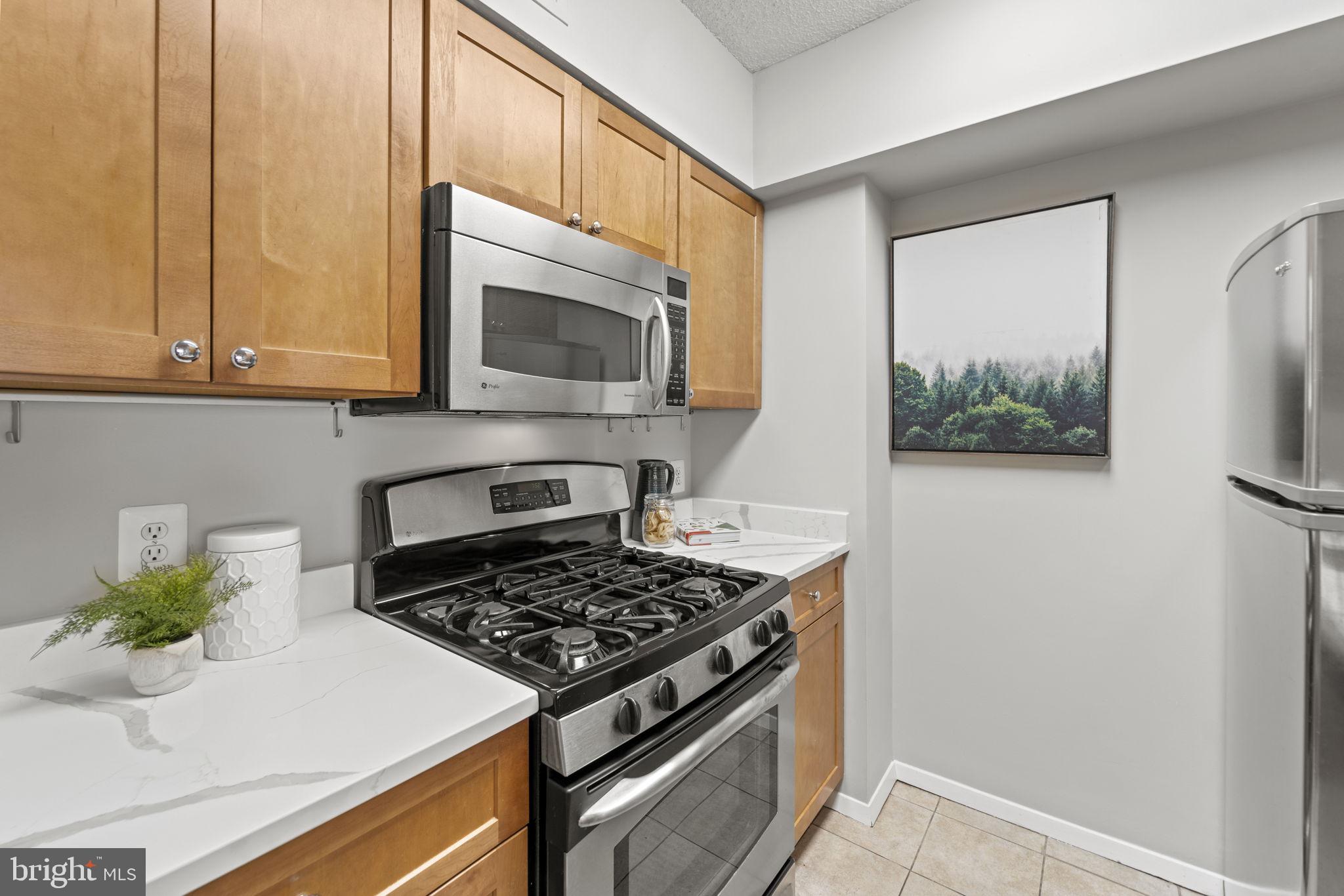 FAIRMONT PLAZA - Residential