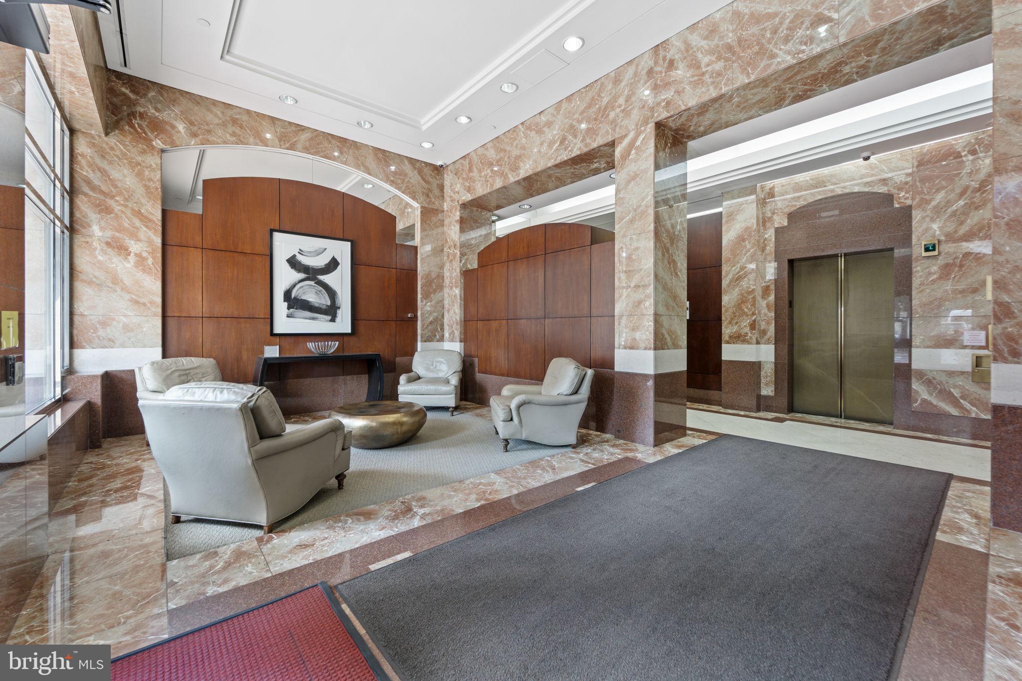 FAIRMONT PLAZA - Residential