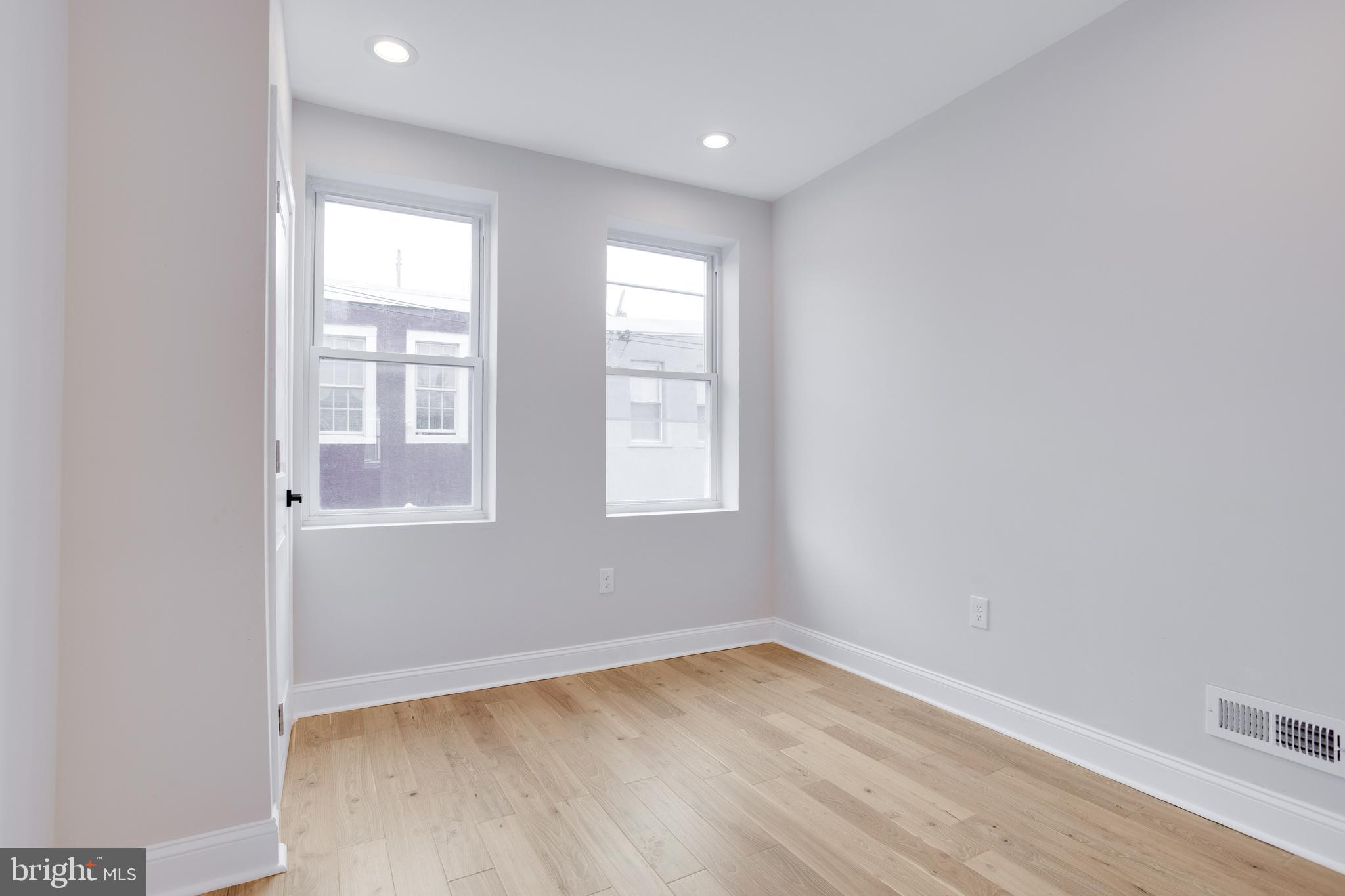 POINT BREEZE - Residential