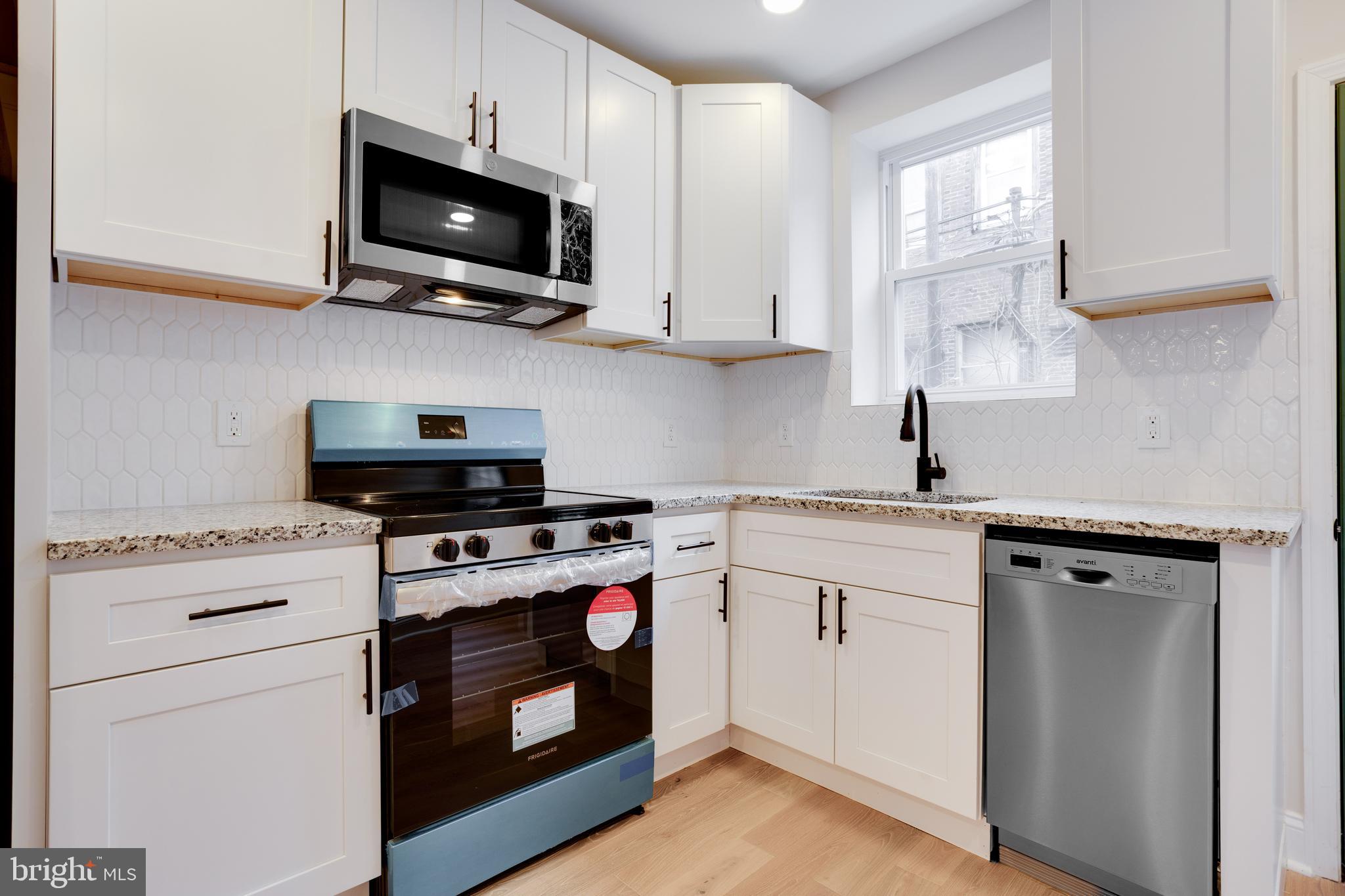 POINT BREEZE - Residential