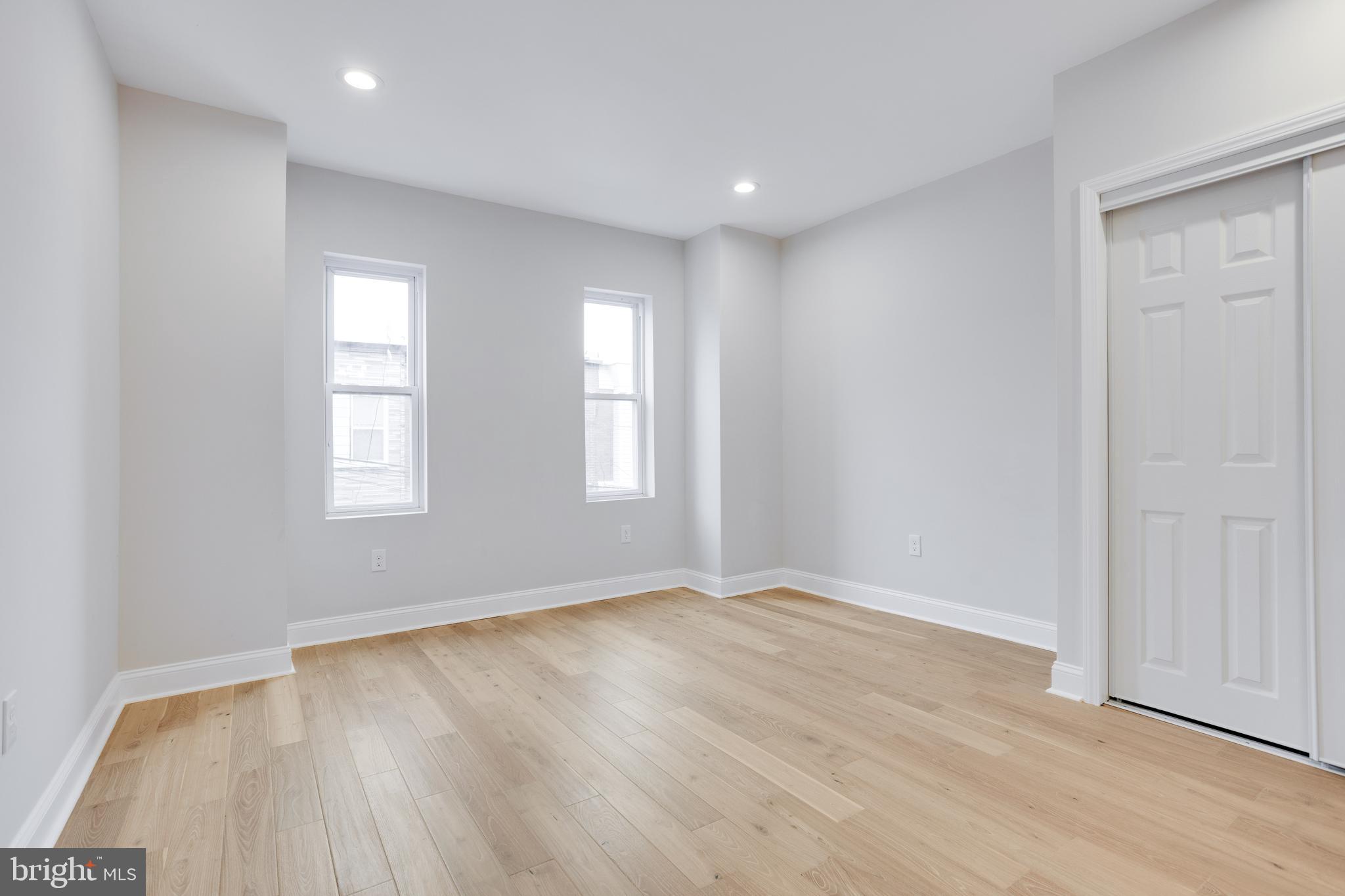 POINT BREEZE - Residential