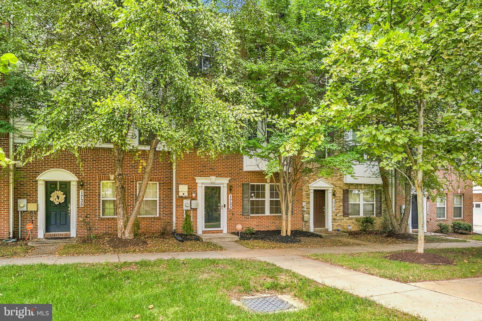 1733 FERNWOOD DRIVE