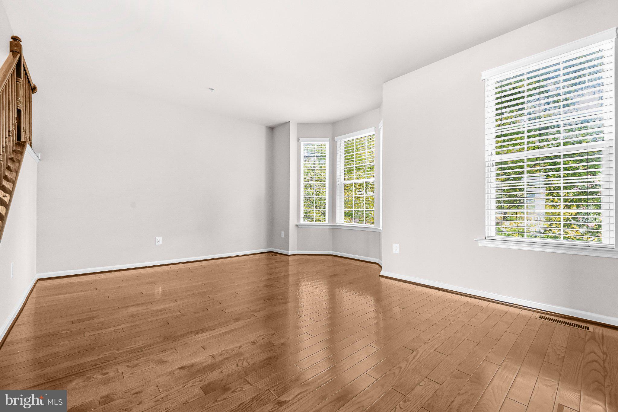 1733 FERNWOOD DRIVE