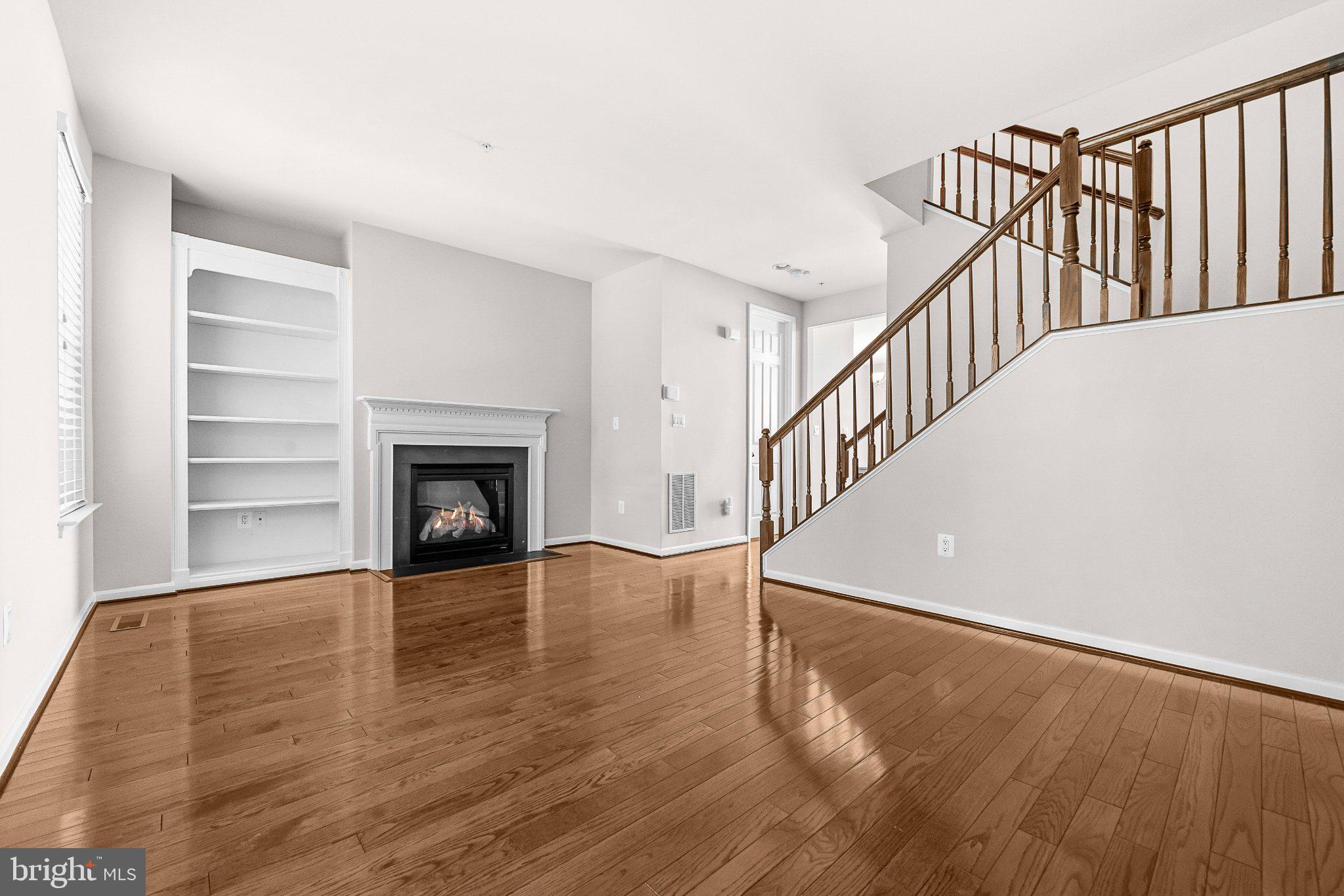 1733 FERNWOOD DRIVE