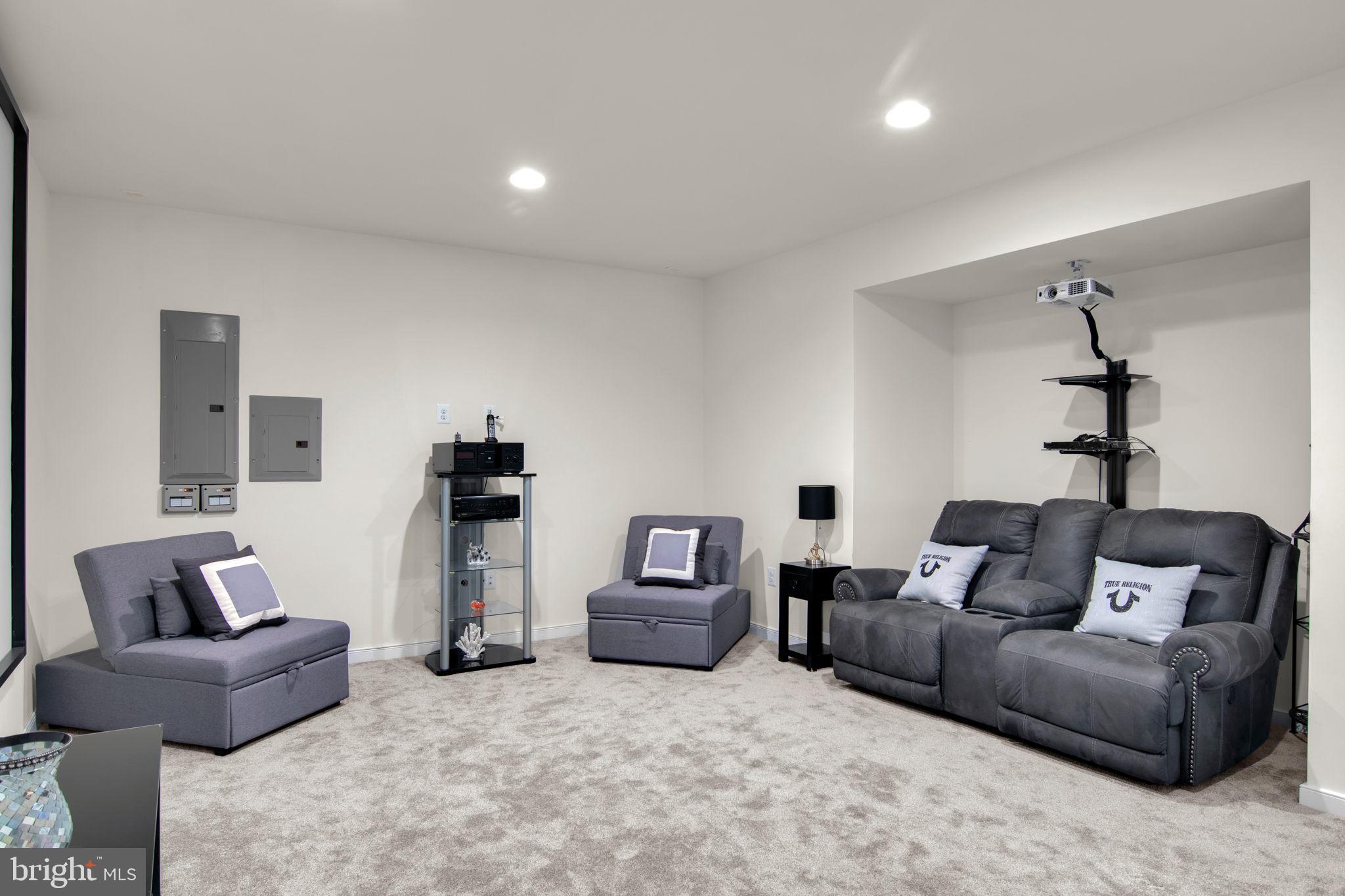 POPLAR MANOR ESTATES - Residential