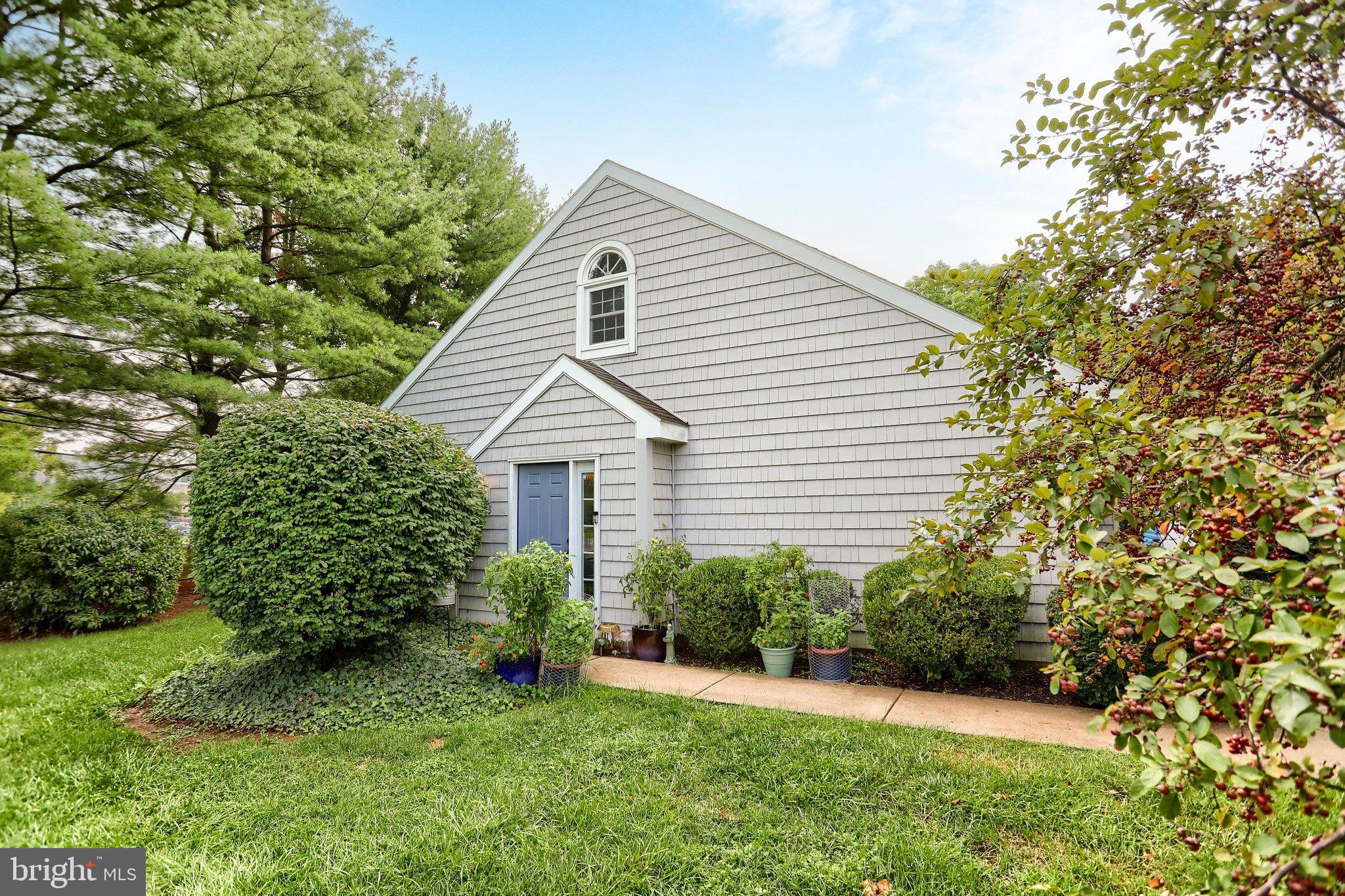 268 CRESCENT DRIVE