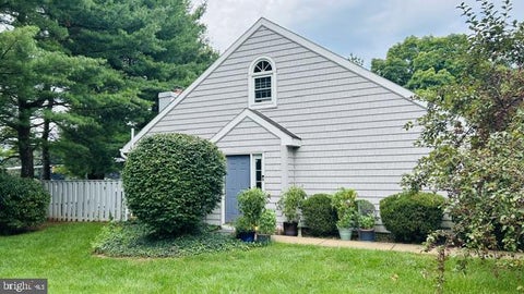 Condo For Sale - 268 Crescent Drive<br/> Dauphin County, HERSHEY, PA 17033