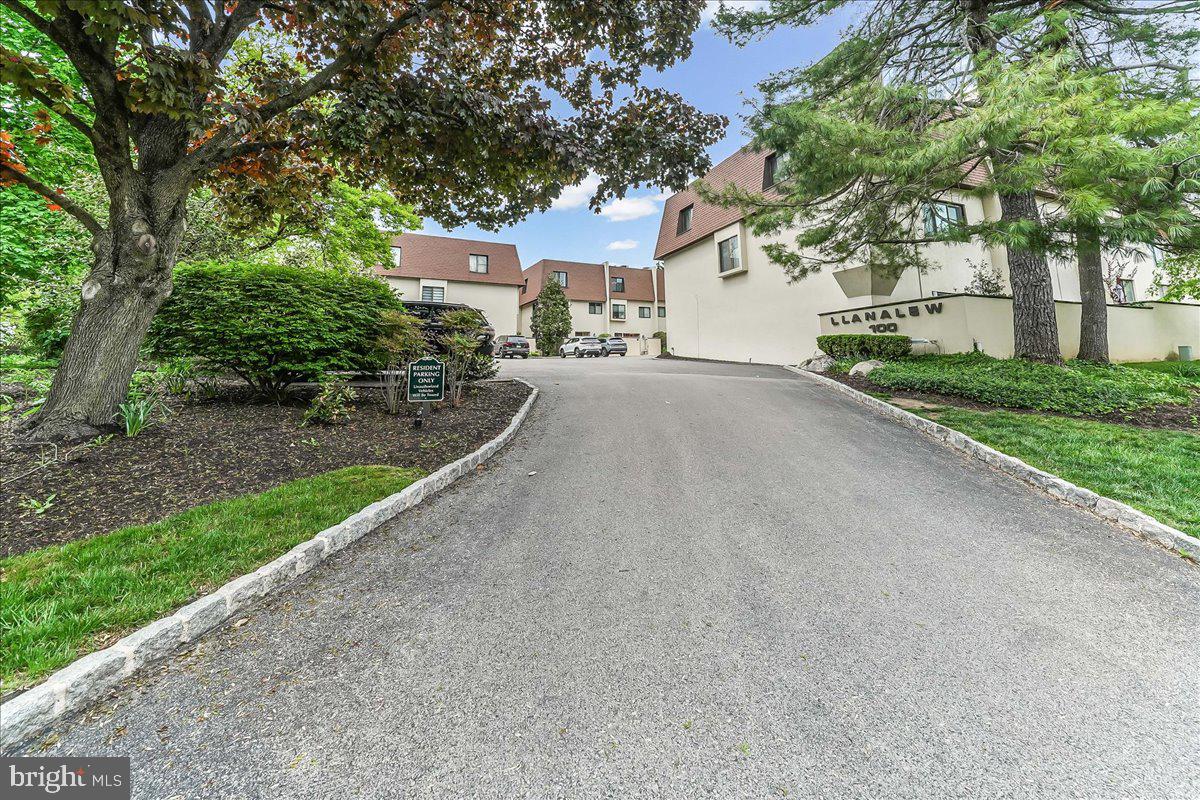 100 LLANALEW ROAD 3C