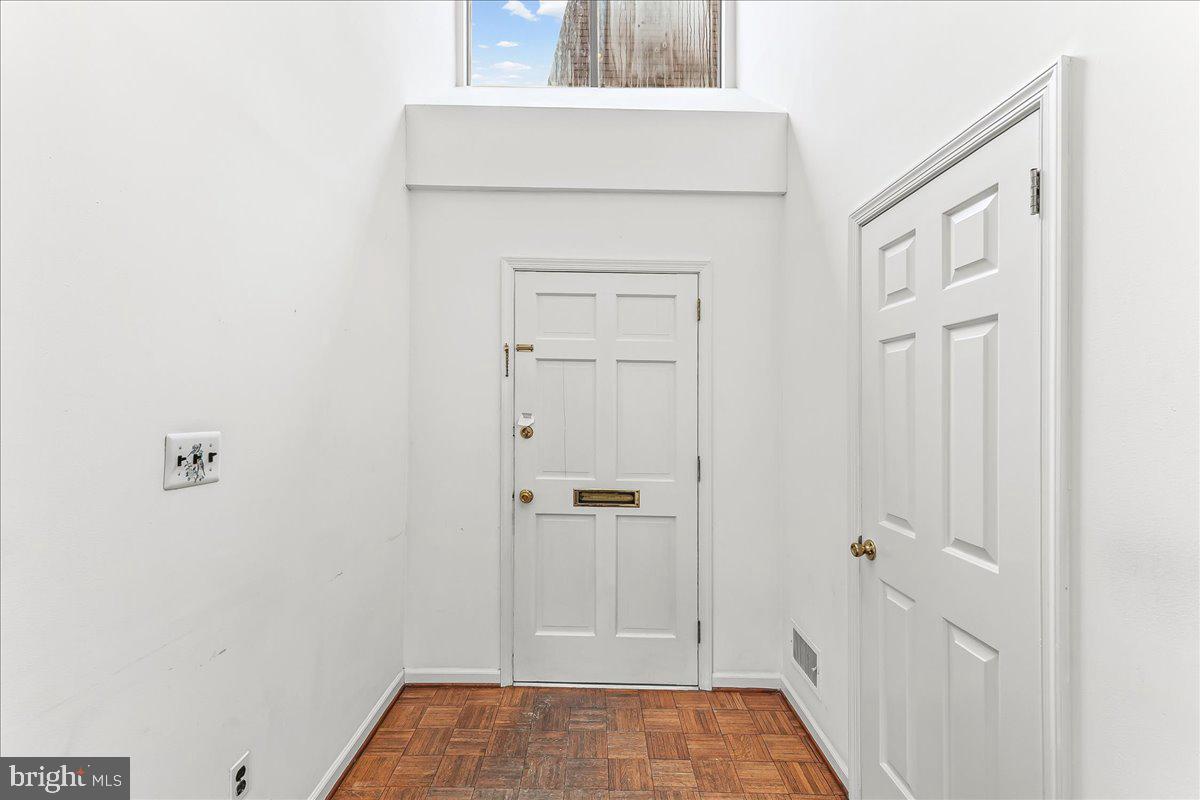 100 LLANALEW ROAD 3C