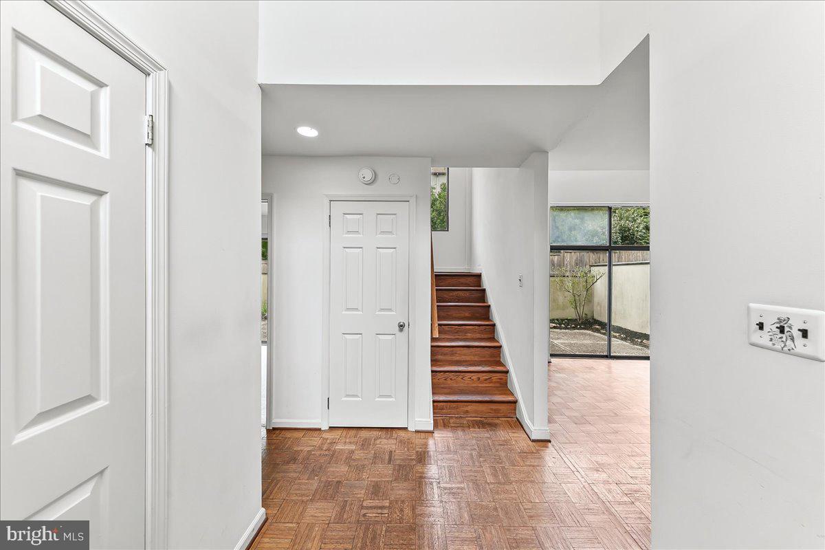 100 LLANALEW ROAD 3C