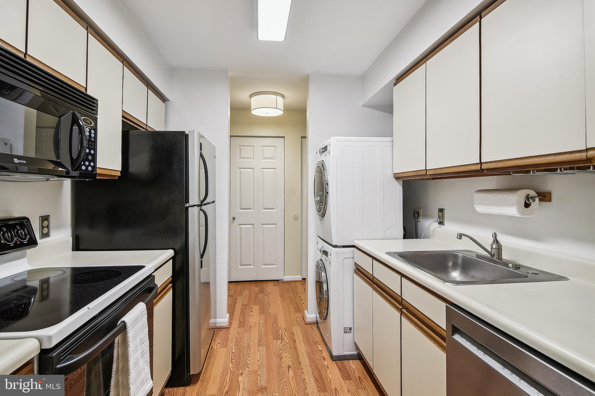 VILLAGE OF MONTGOMERY RUN - Residential