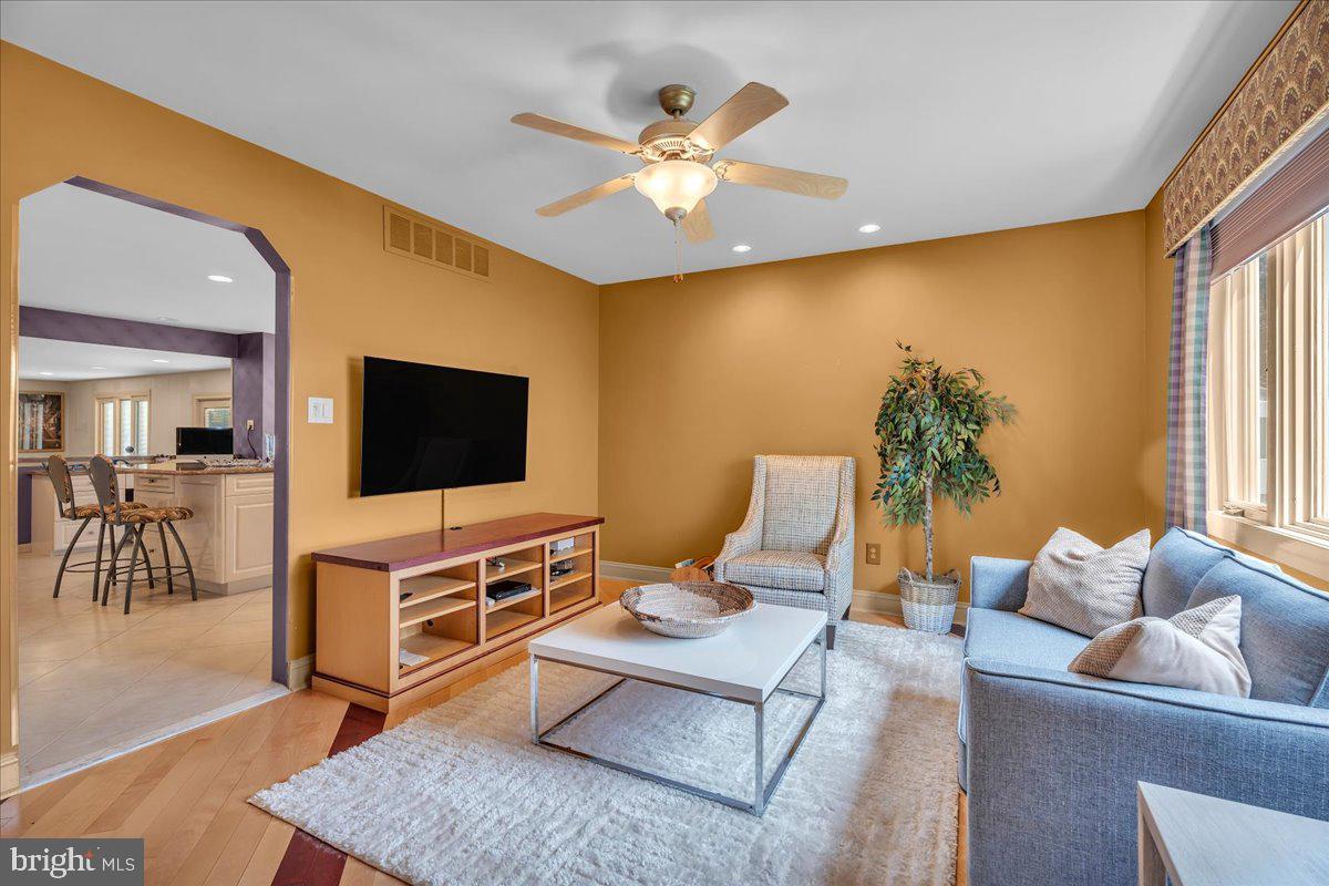1605 CROWN POINT LANE