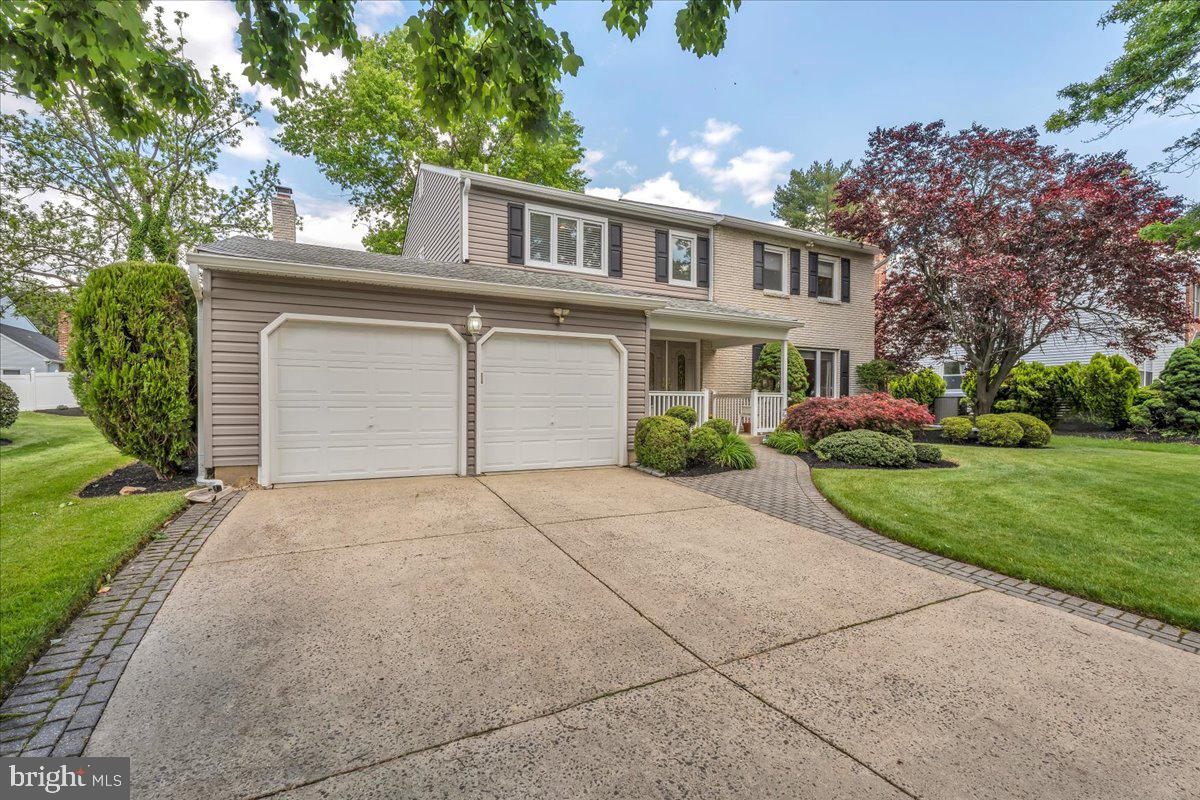 1605 CROWN POINT LANE