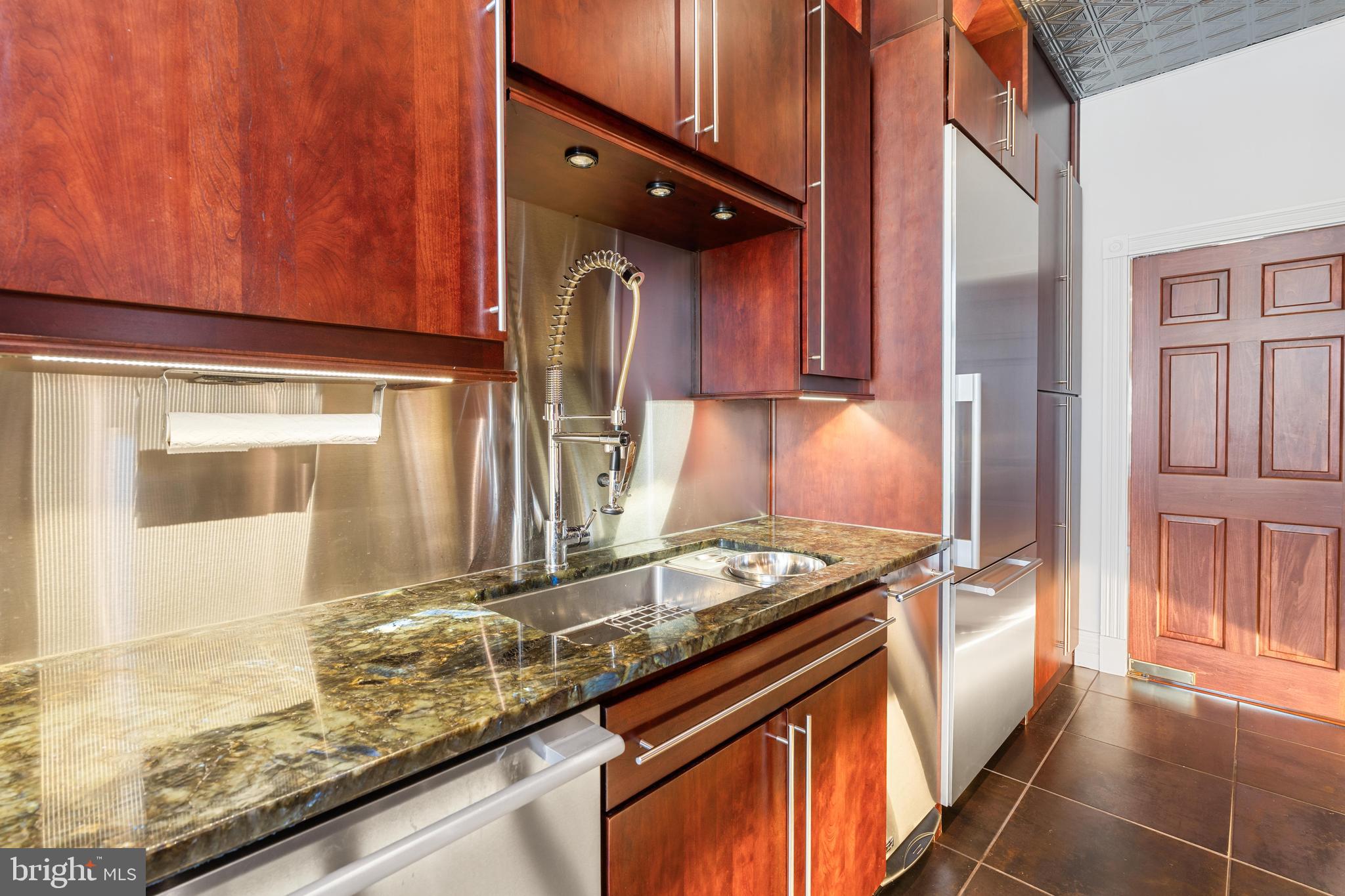 CHURCH SQUARE - Residential Lease