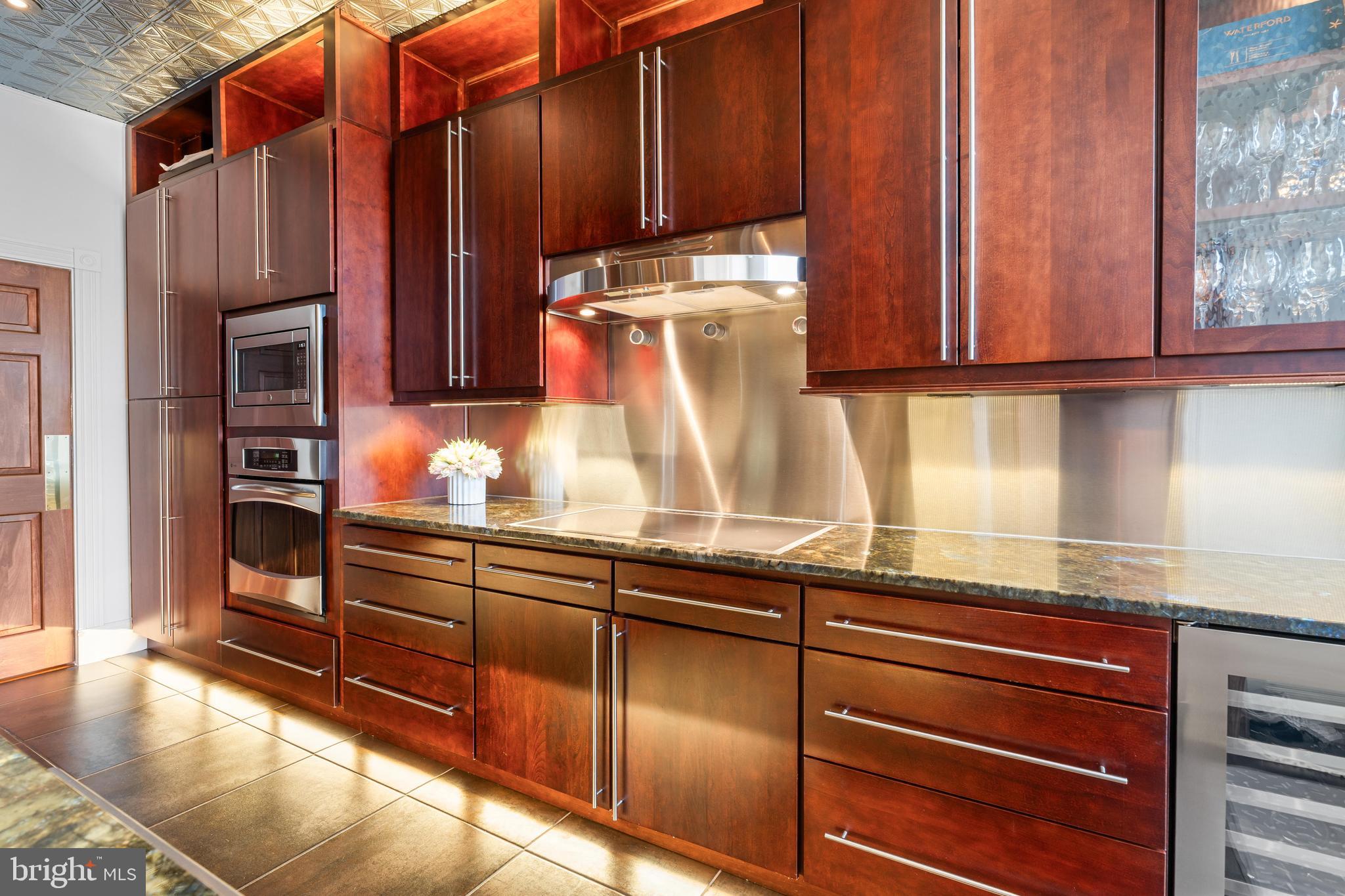 CHURCH SQUARE - Residential Lease