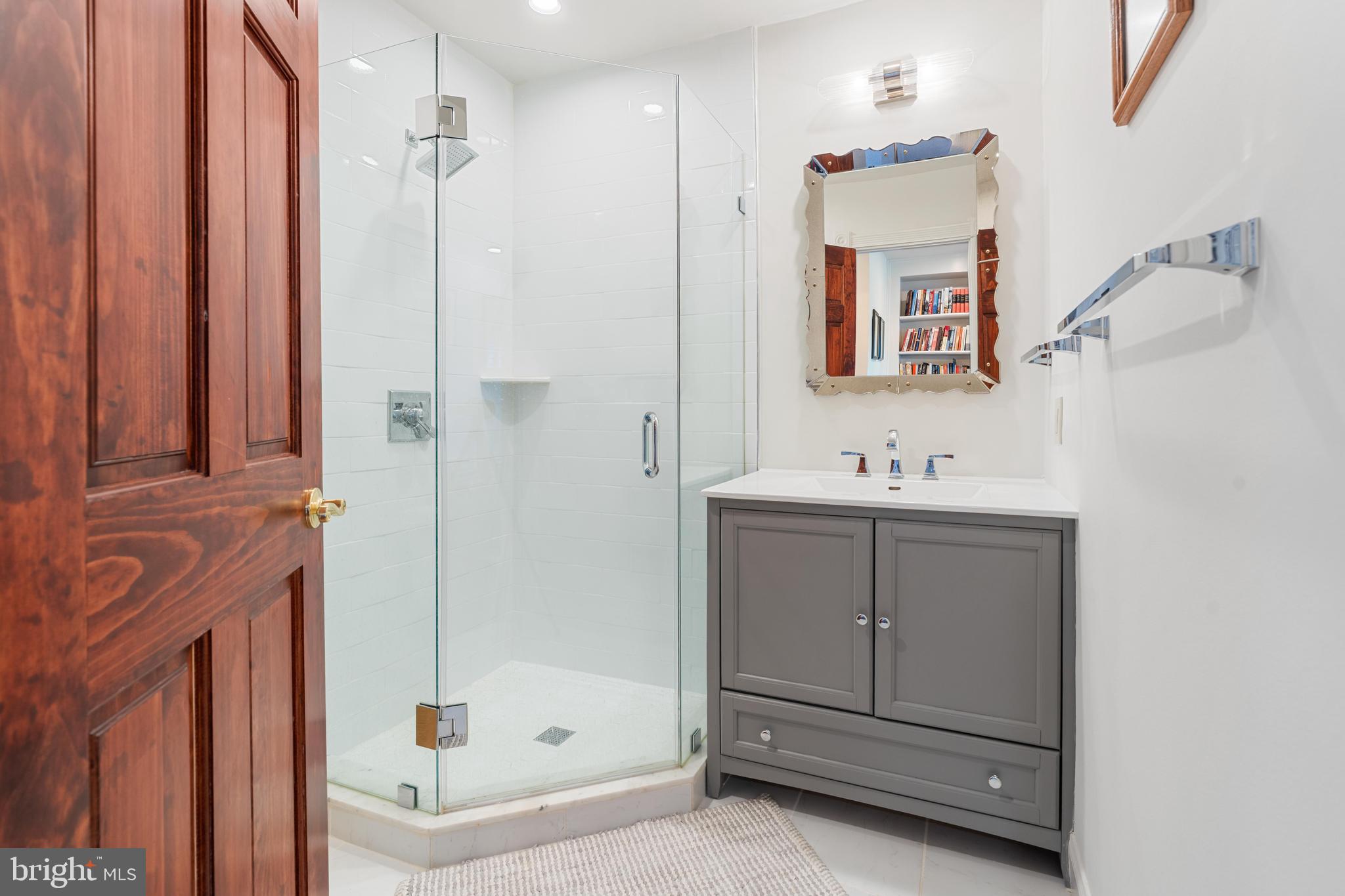 CHURCH SQUARE - Residential Lease