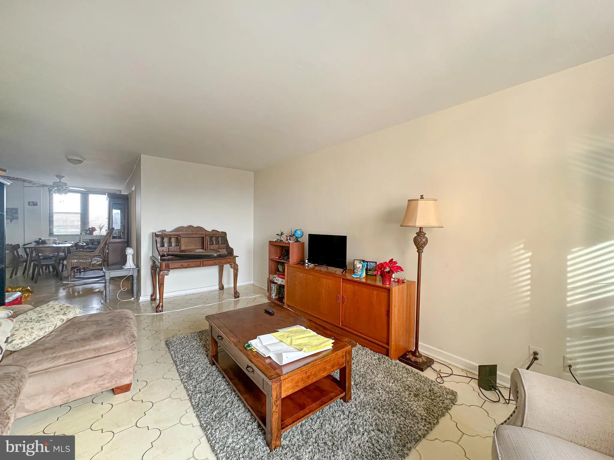 Philadelphia, Pennsylvania 19130, United States, 2 Bedrooms Bedrooms, ,2 BathroomsBathrooms,Residential,Pending,16523