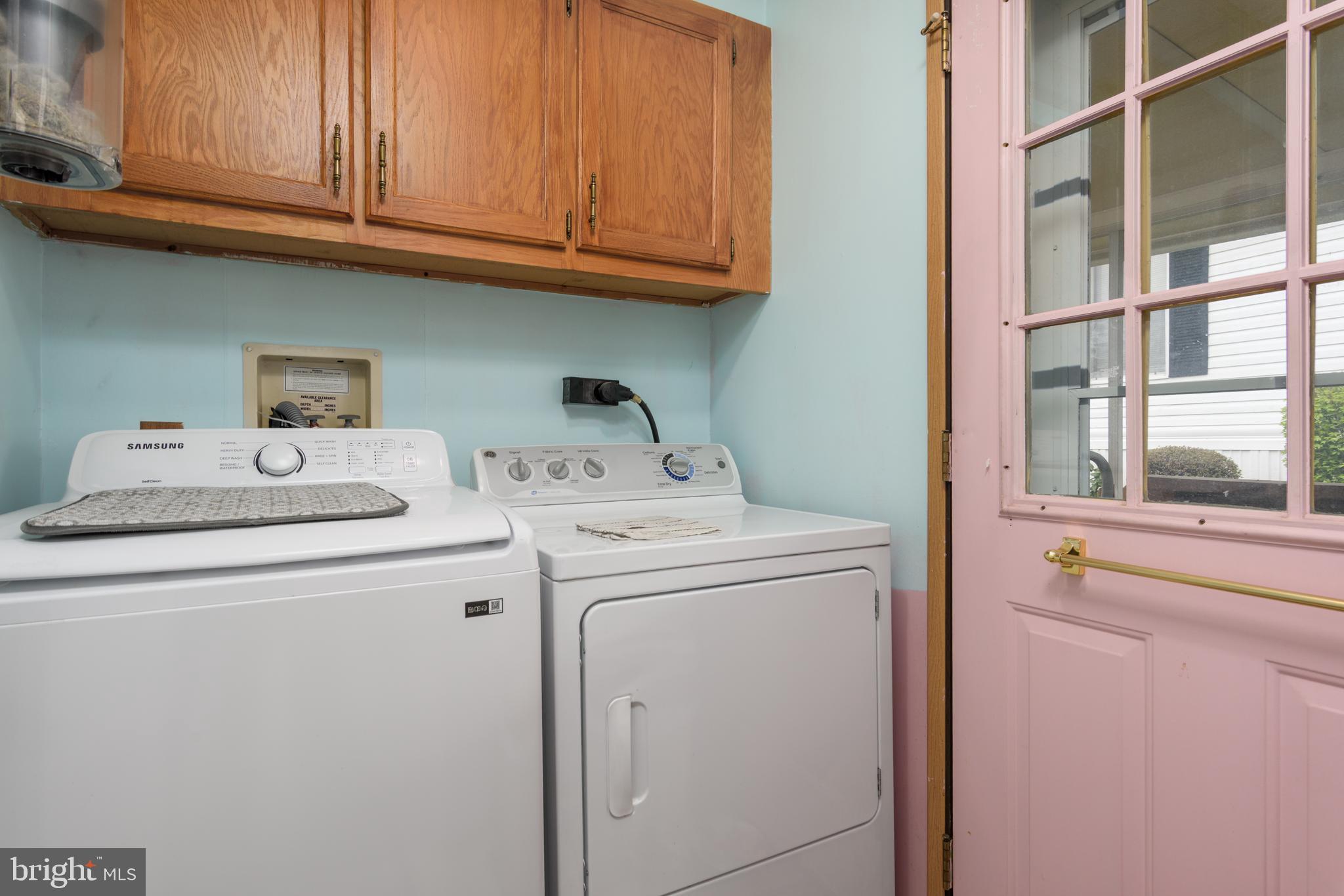 COUNTRY MANOR - Residential