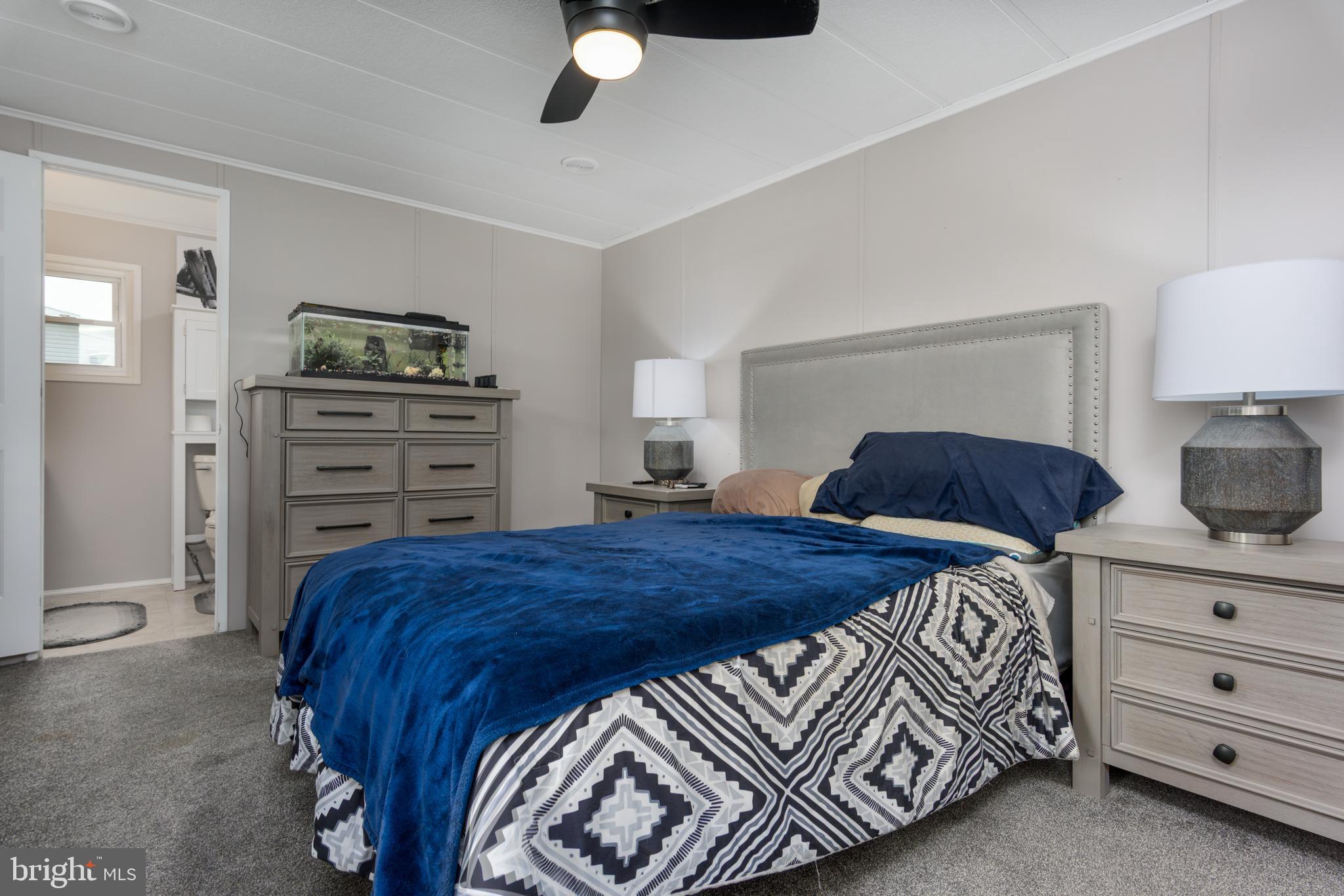 COUNTRY MANOR - Residential