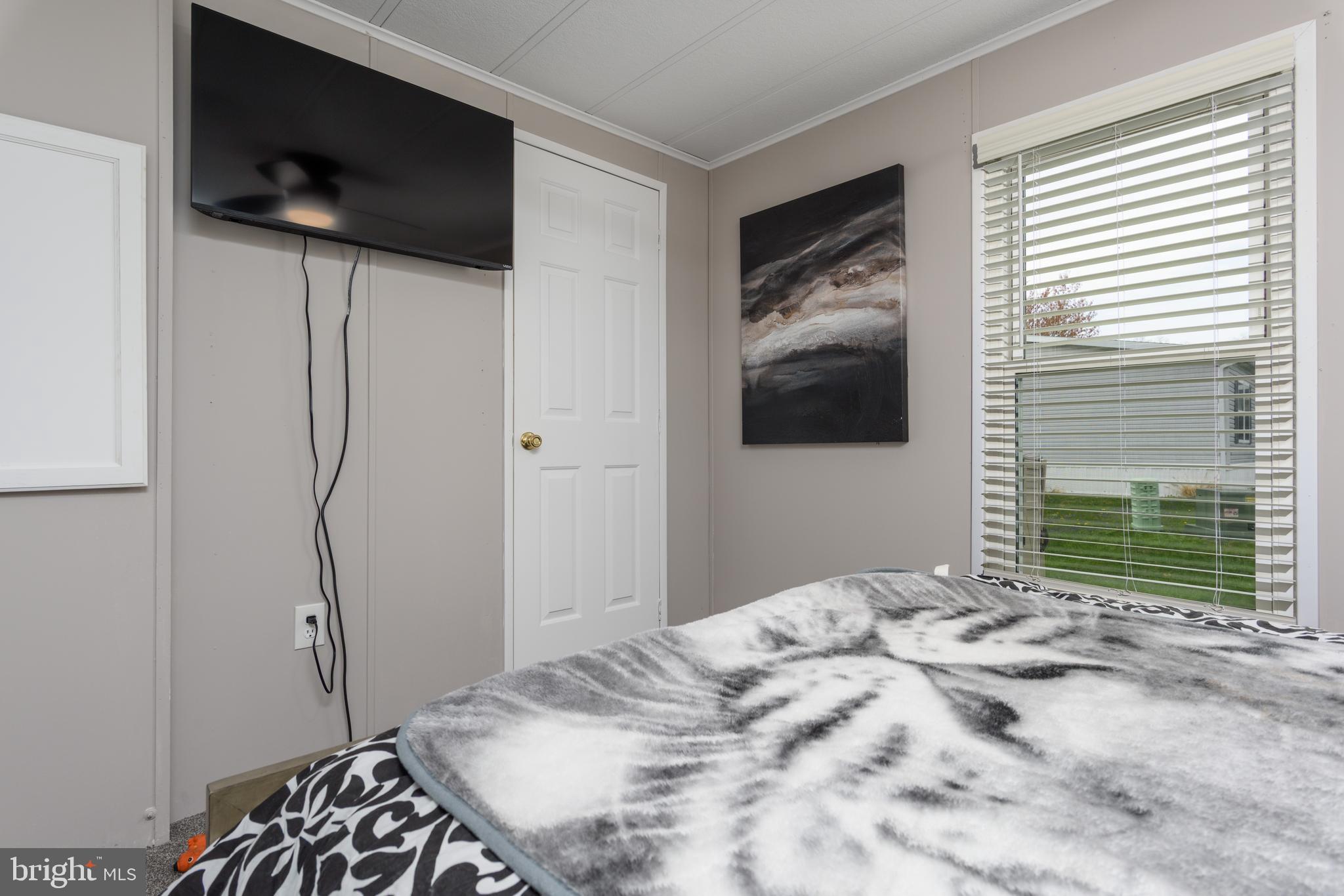 COUNTRY MANOR - Residential