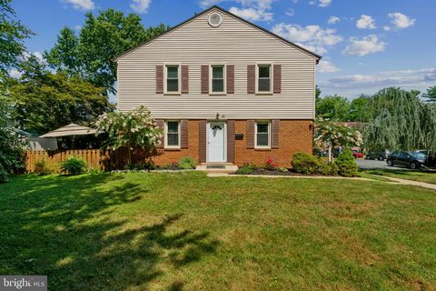 Photo of 20 Big Acre Square #22-10, Gaithersburg, MD 20878 (MLS # MDMC2142350)