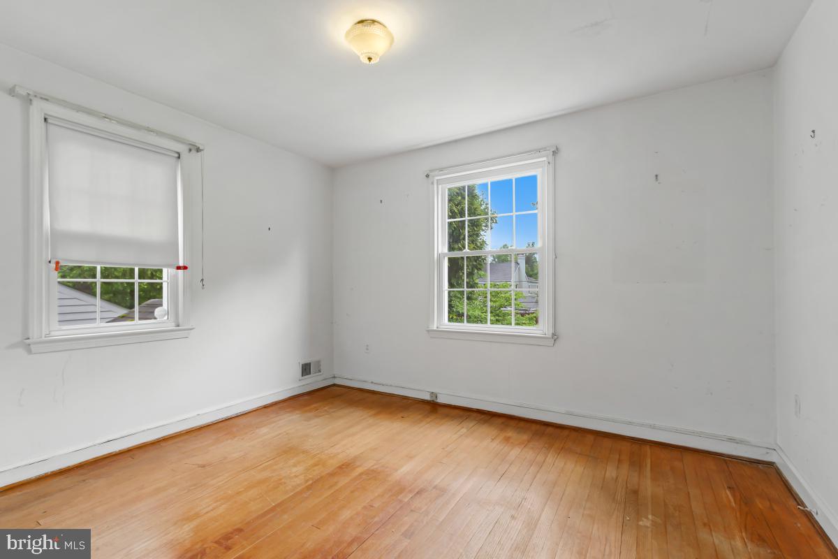 GREENWICH FOREST - Residential