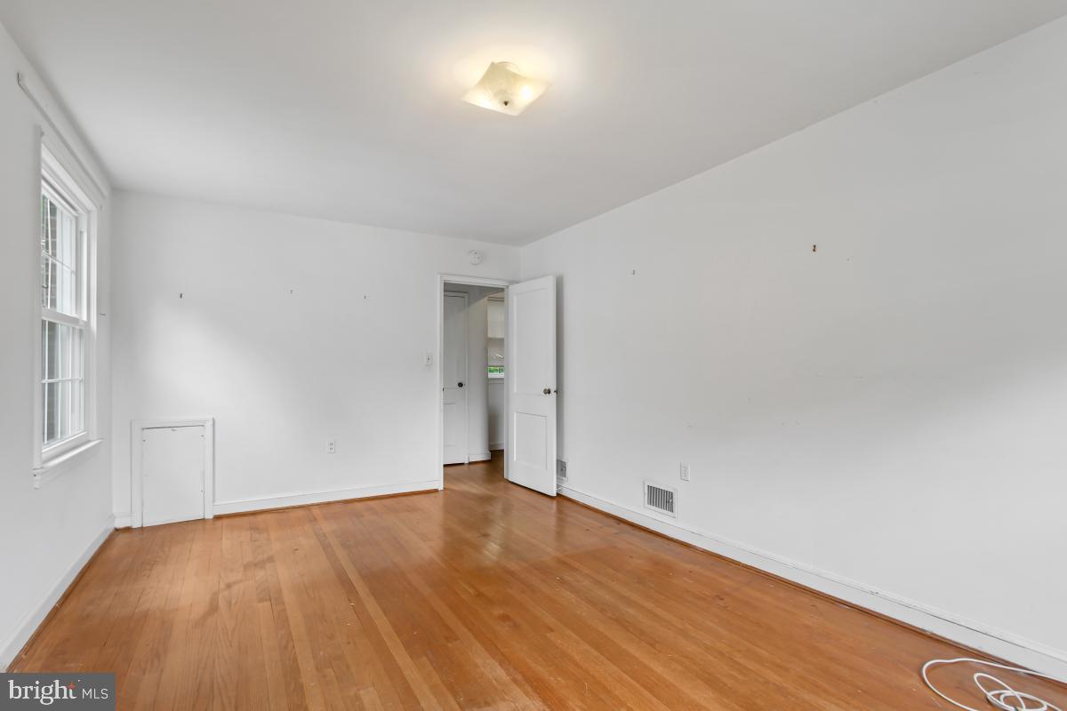 GREENWICH FOREST - Residential