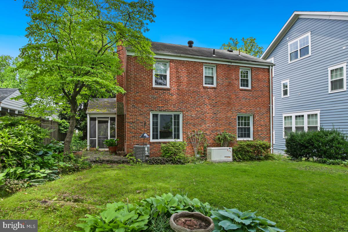 GREENWICH FOREST - Residential