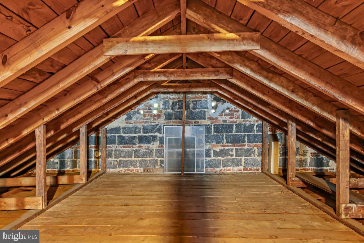 GREENWICH FOREST - Residential