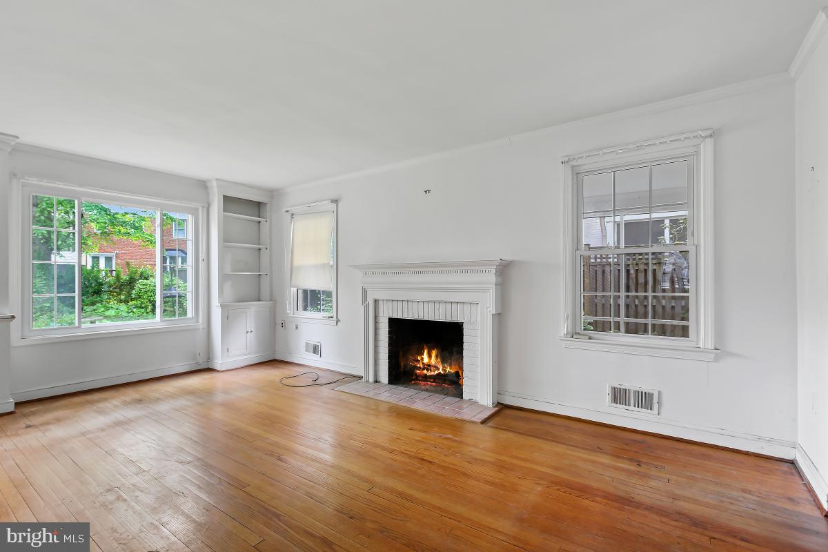 GREENWICH FOREST - Residential