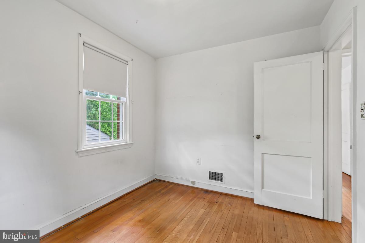 GREENWICH FOREST - Residential