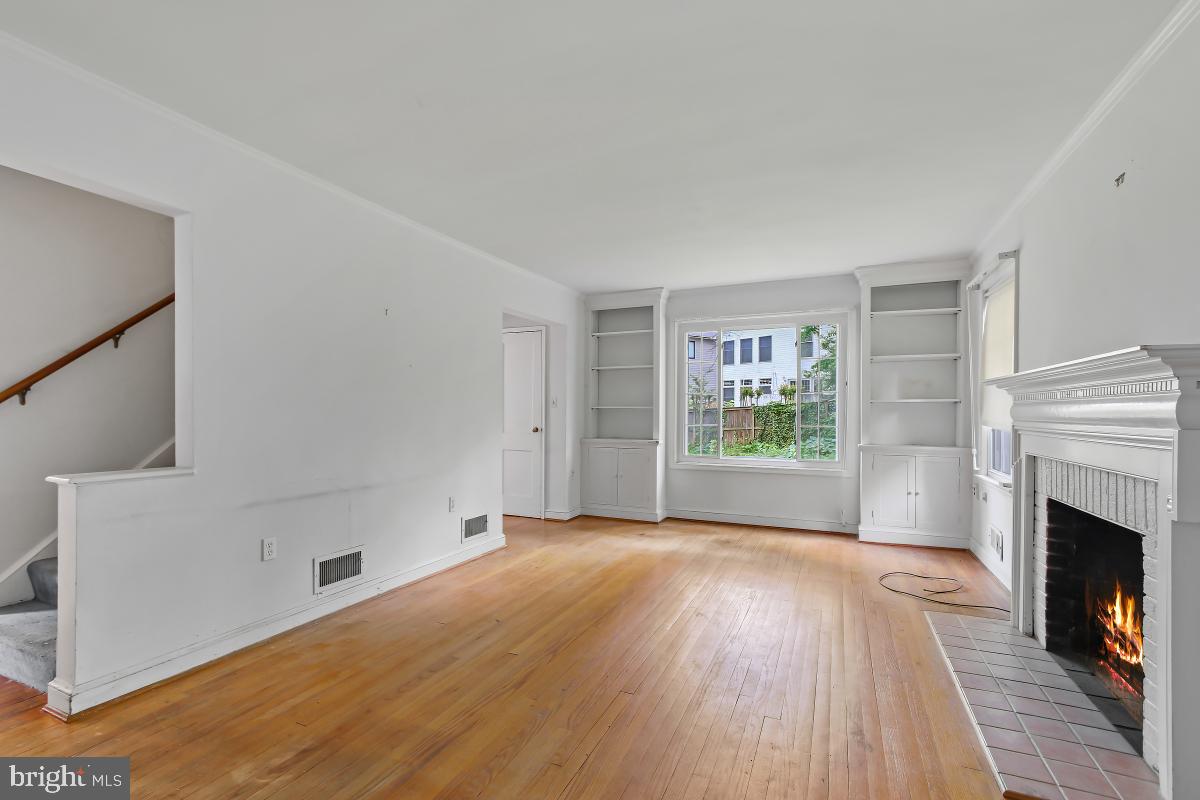 GREENWICH FOREST - Residential